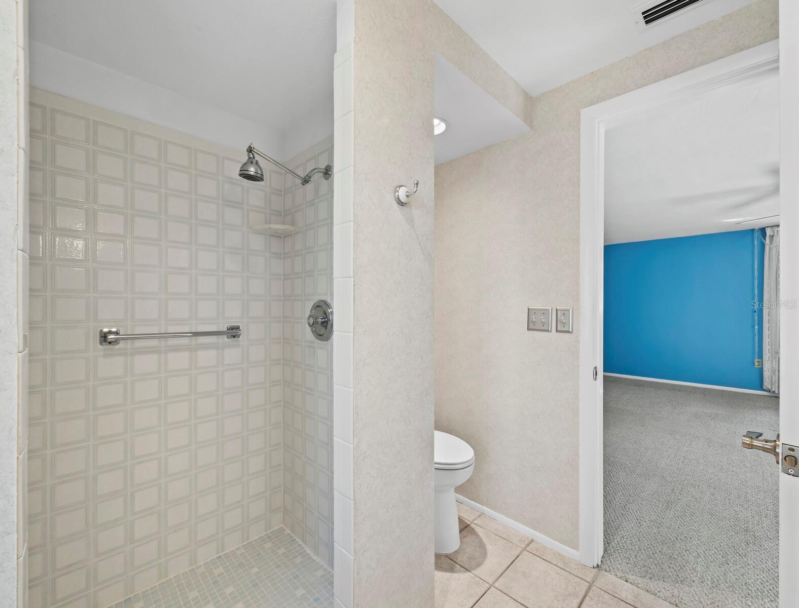 SIESTA ISLES - Residential