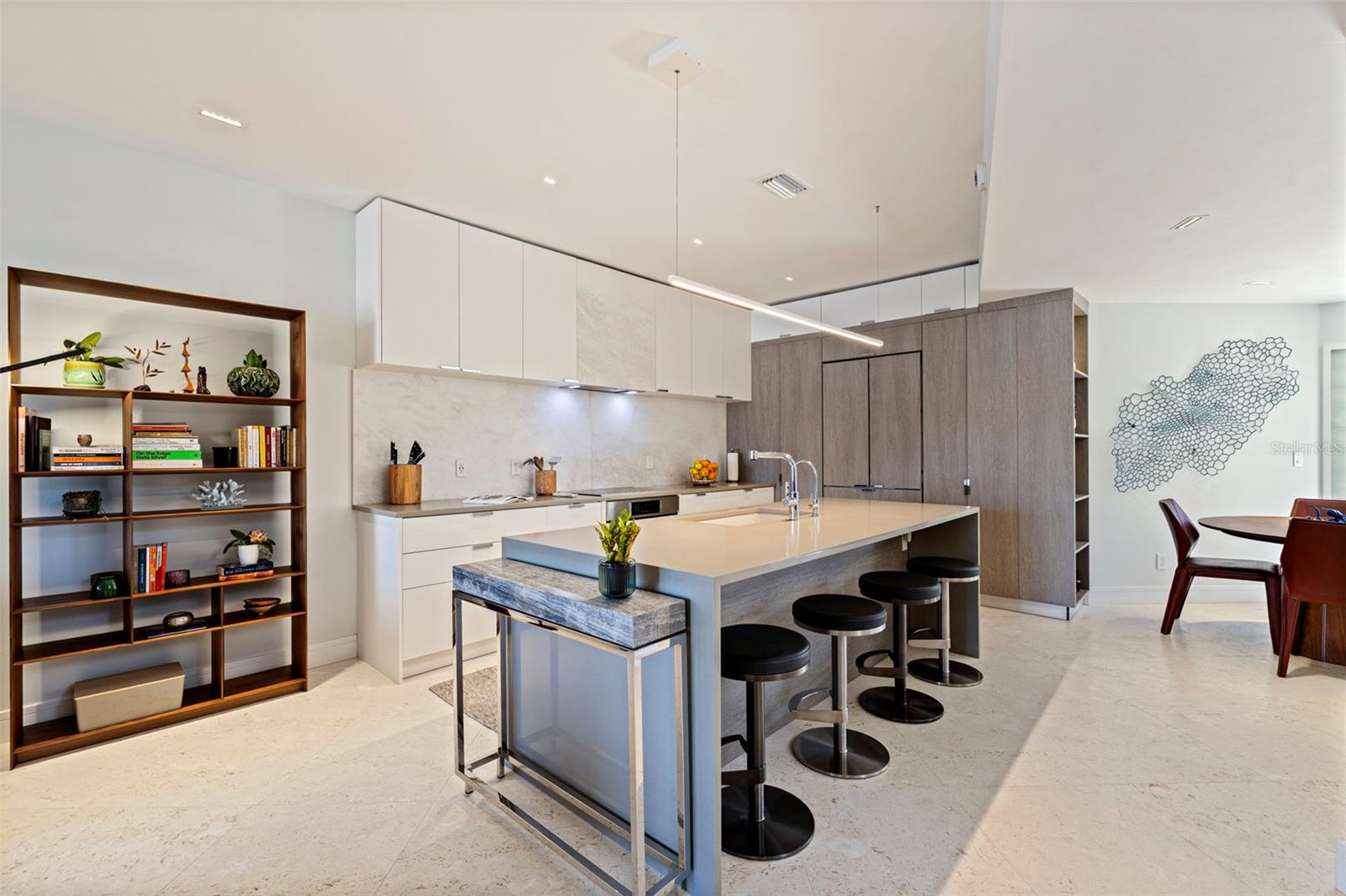 MARK CONDO THE - Residential