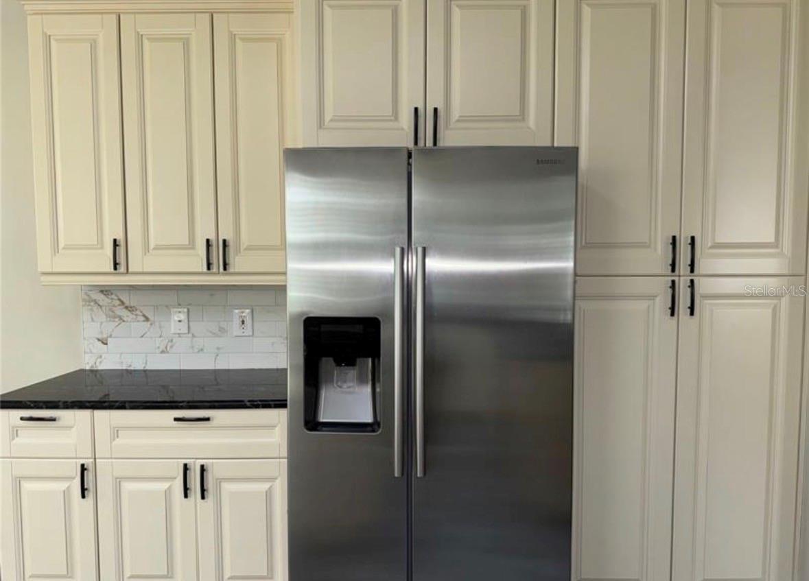 MEADOW POINTE PRCL 12 - Residential Lease