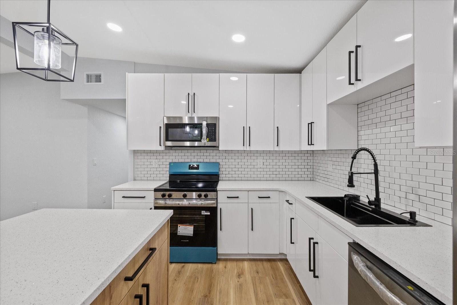 LAKEWOOD ESTATES UNIT 4 - Residential