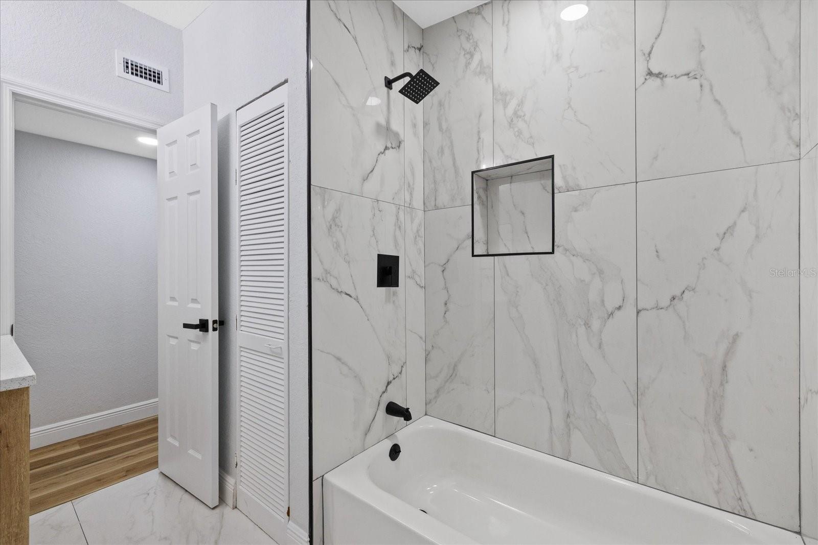 LAKEWOOD ESTATES UNIT 4 - Residential