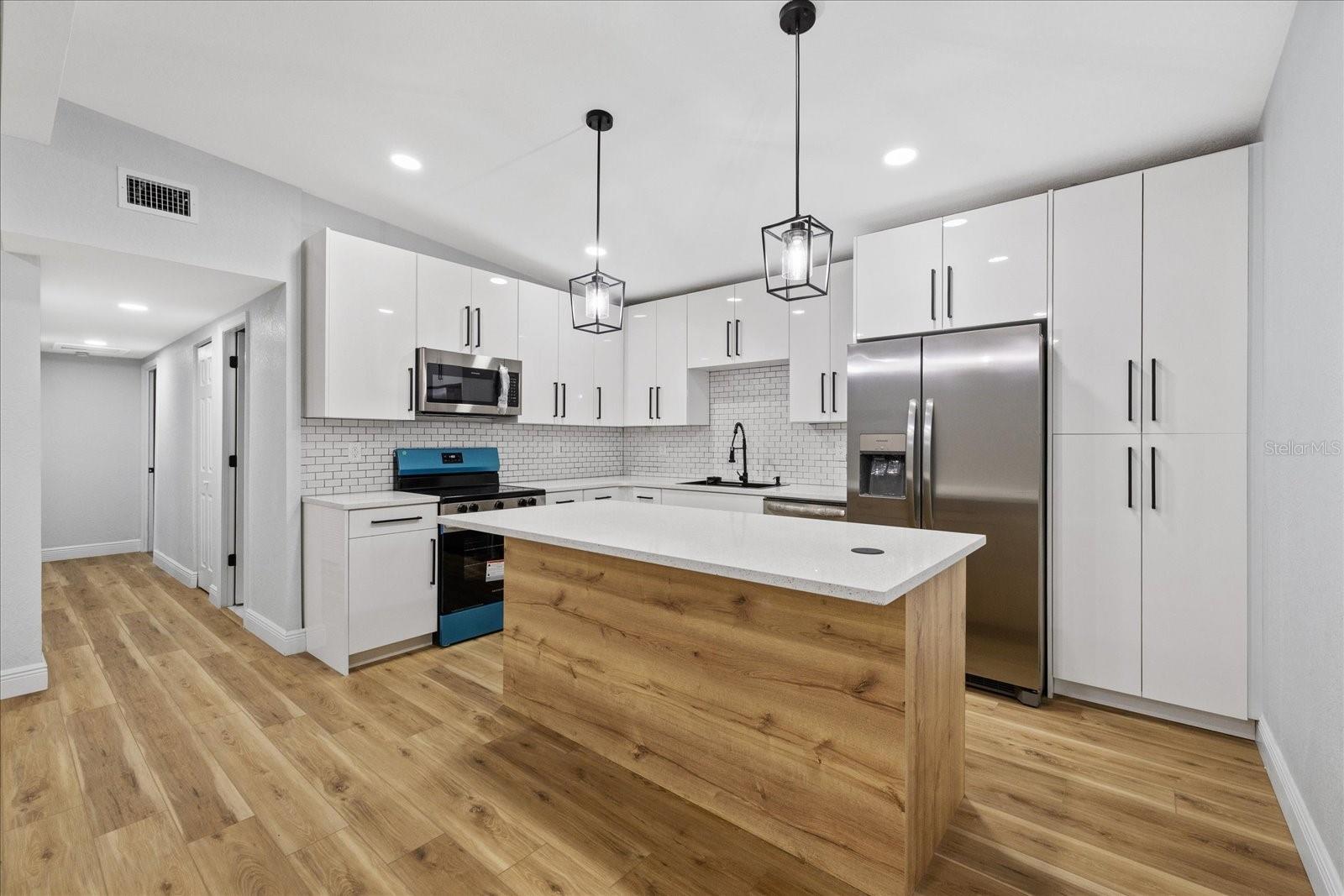 LAKEWOOD ESTATES UNIT 4 - Residential