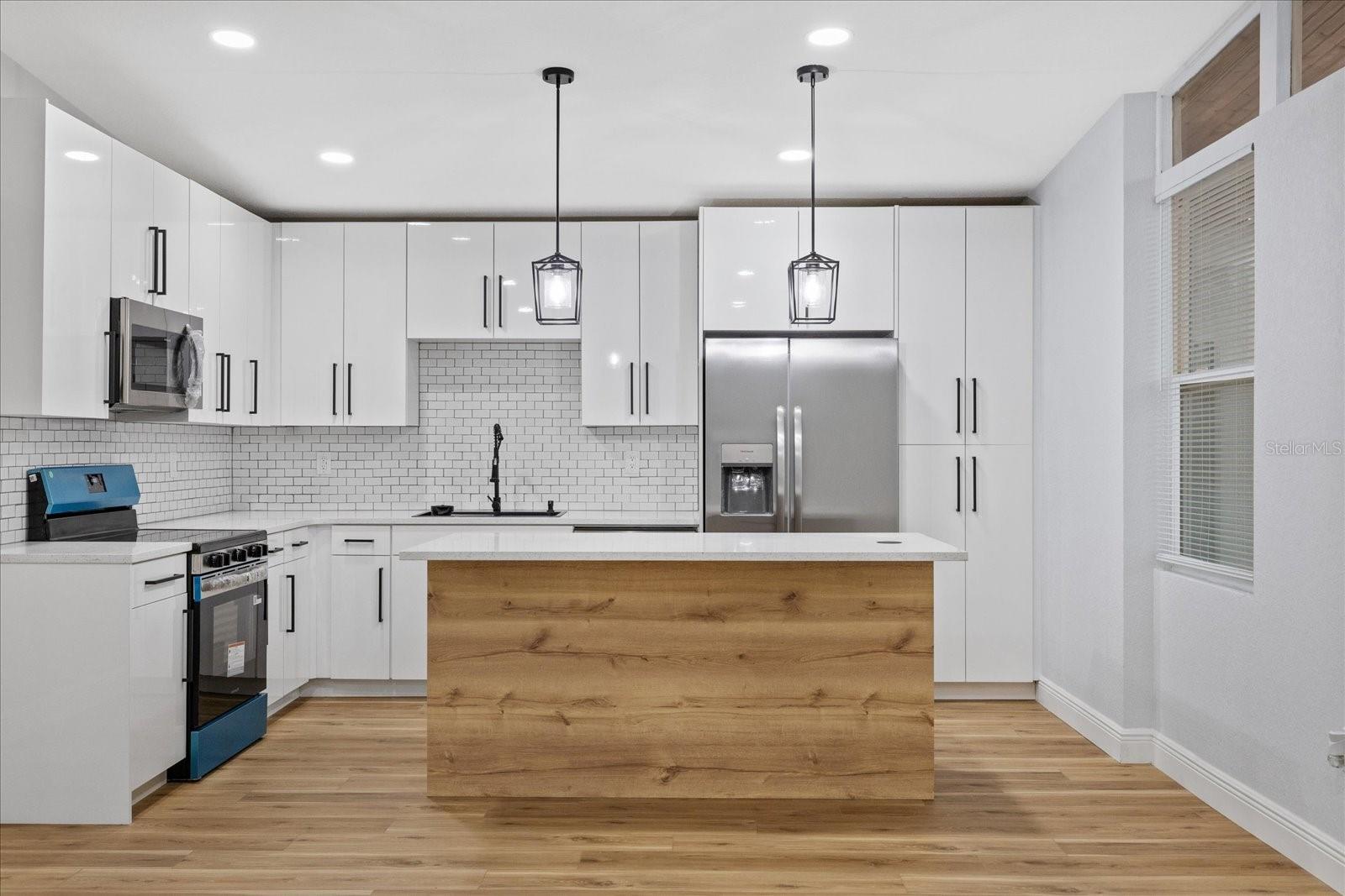 LAKEWOOD ESTATES UNIT 4 - Residential
