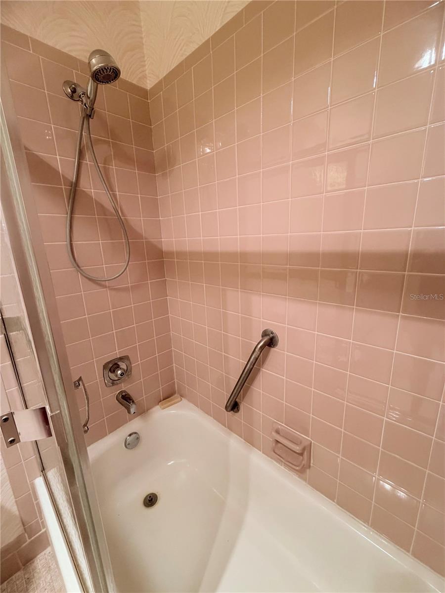 HIGH POINTE OF DEL RAY CONDO - Residential