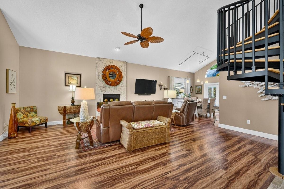 LIGHTHOUSE SHORES - Residential