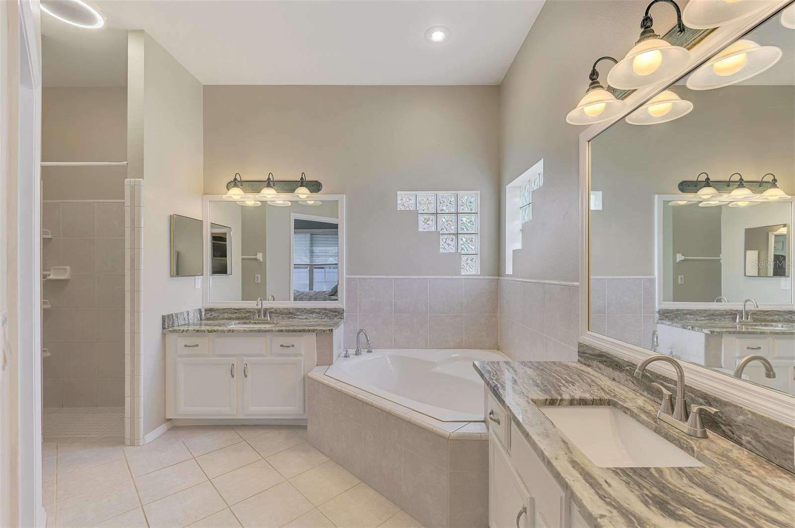 WOODMERE LAKES - Residential