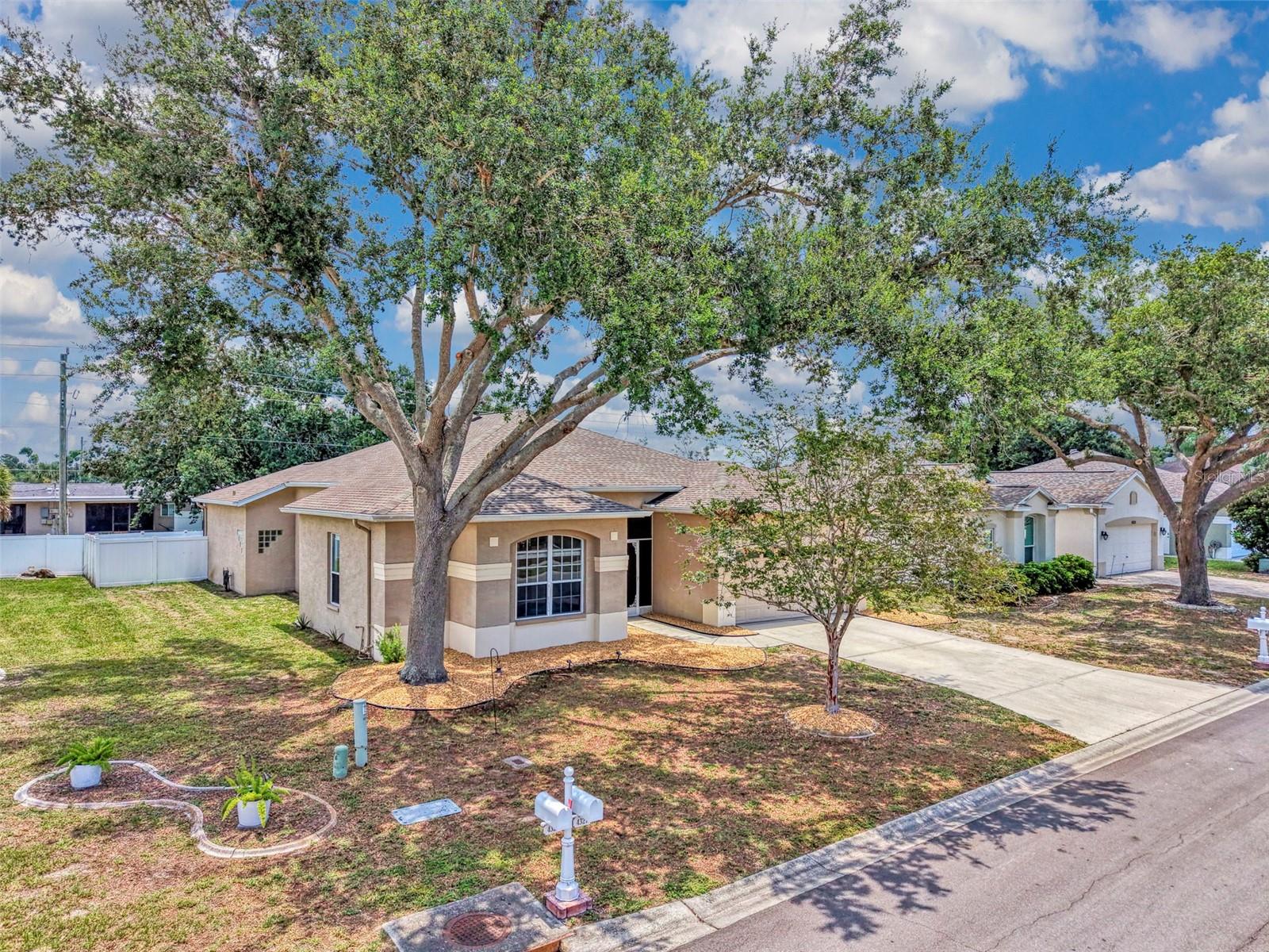 WOODMERE LAKES - Residential