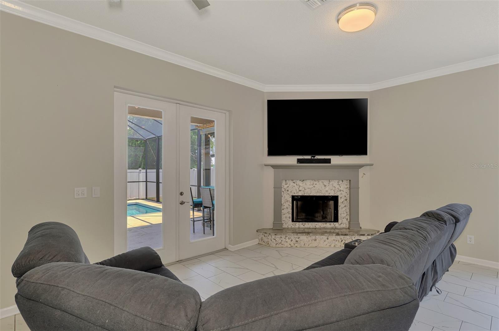 WOODMERE LAKES - Residential