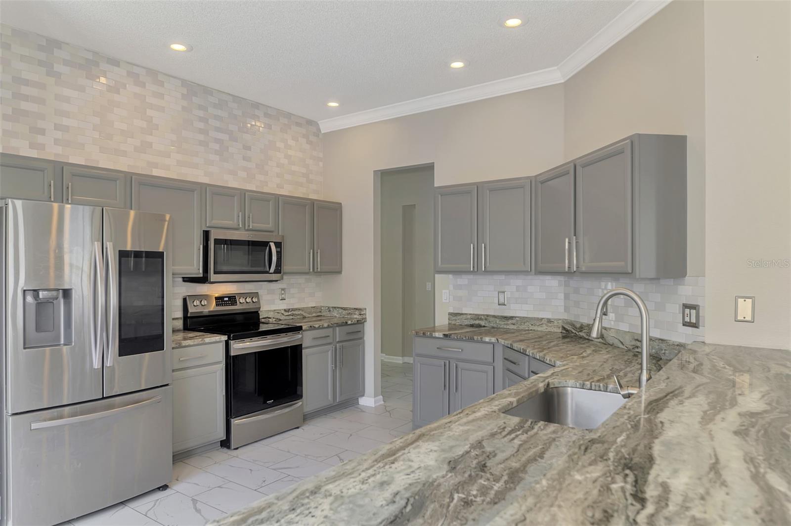 WOODMERE LAKES - Residential