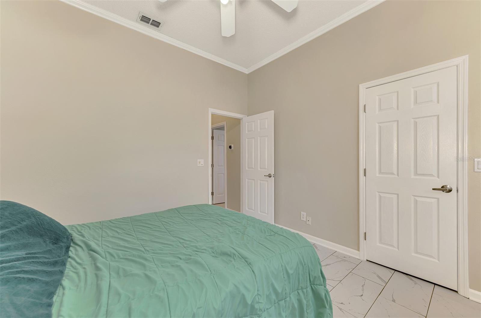 WOODMERE LAKES - Residential