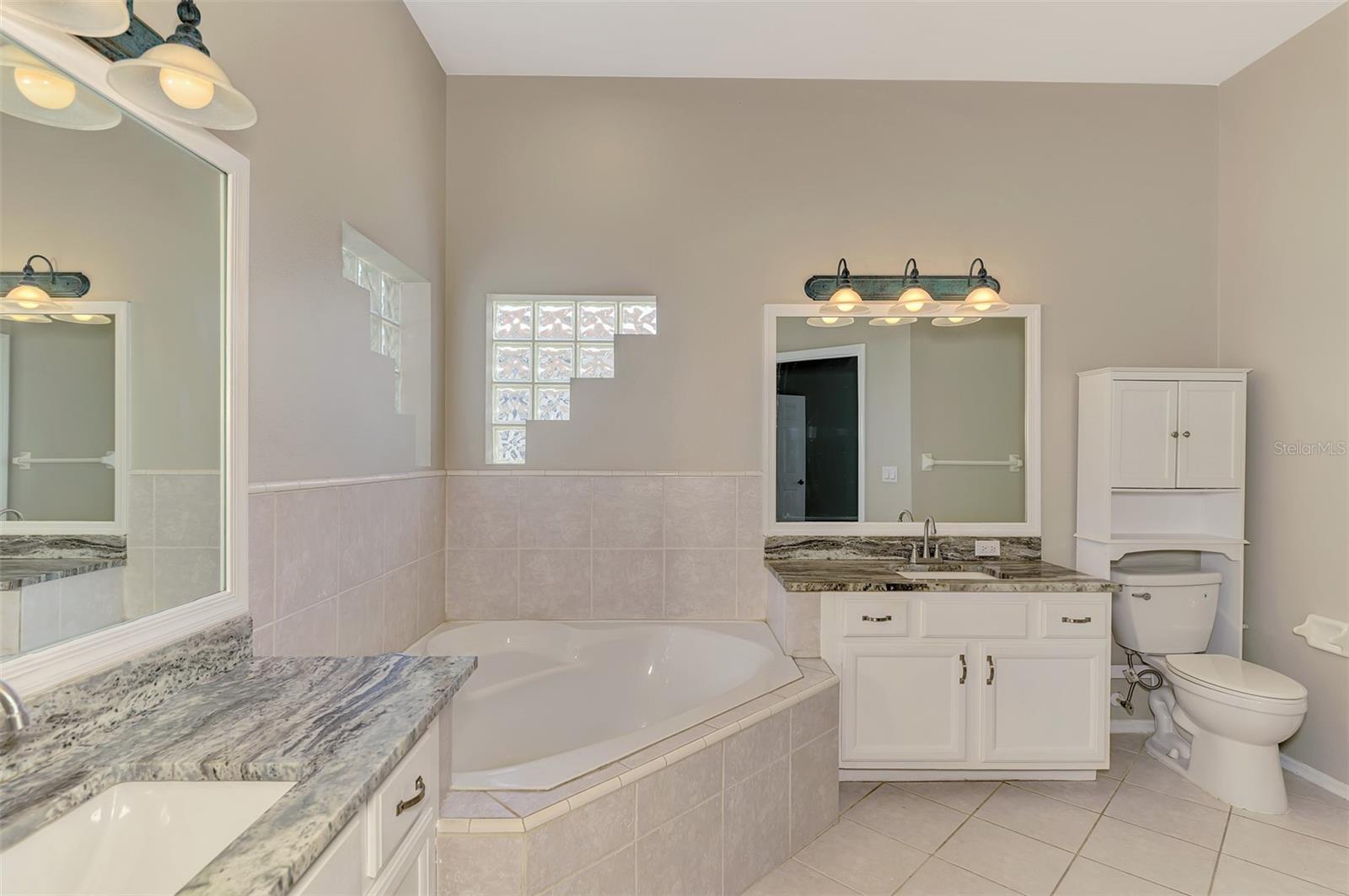 WOODMERE LAKES - Residential