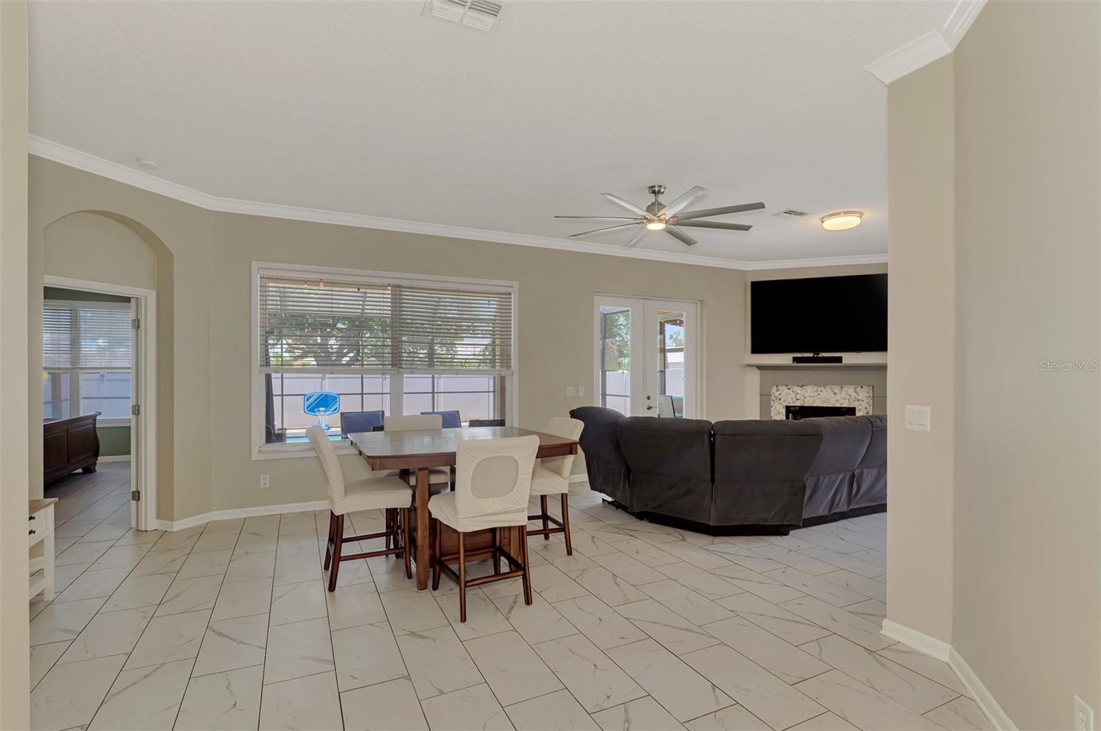 WOODMERE LAKES - Residential