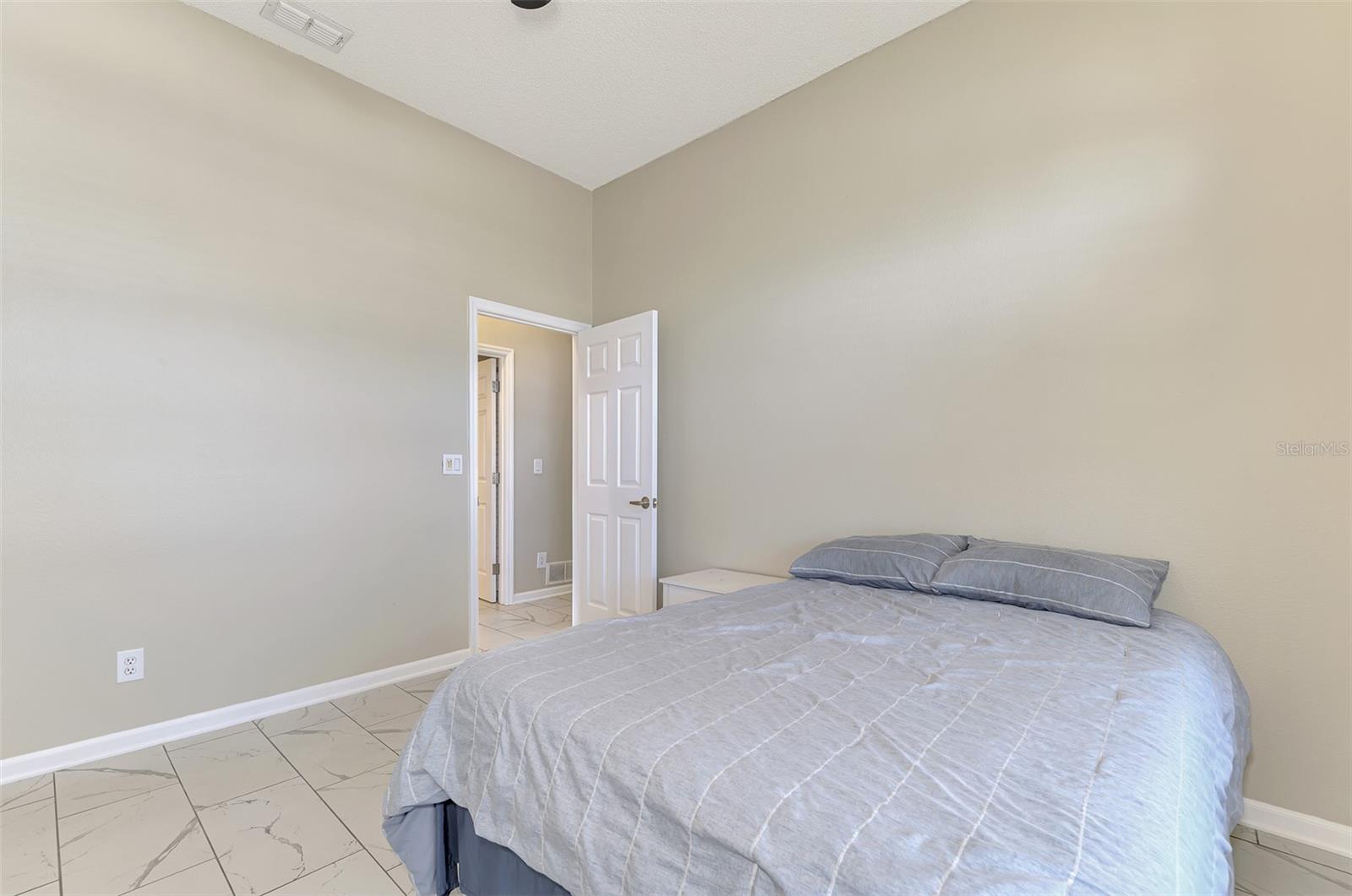 WOODMERE LAKES - Residential