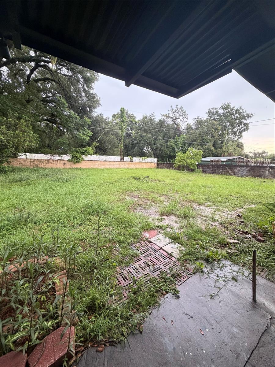 SOUTH PINECREST 1ST ADD - Residential Lease
