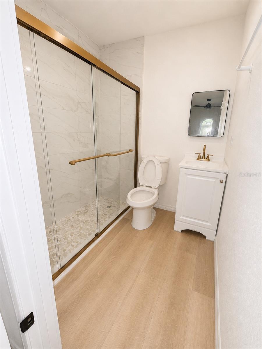 SOUTH PINECREST 1ST ADD - Residential Lease