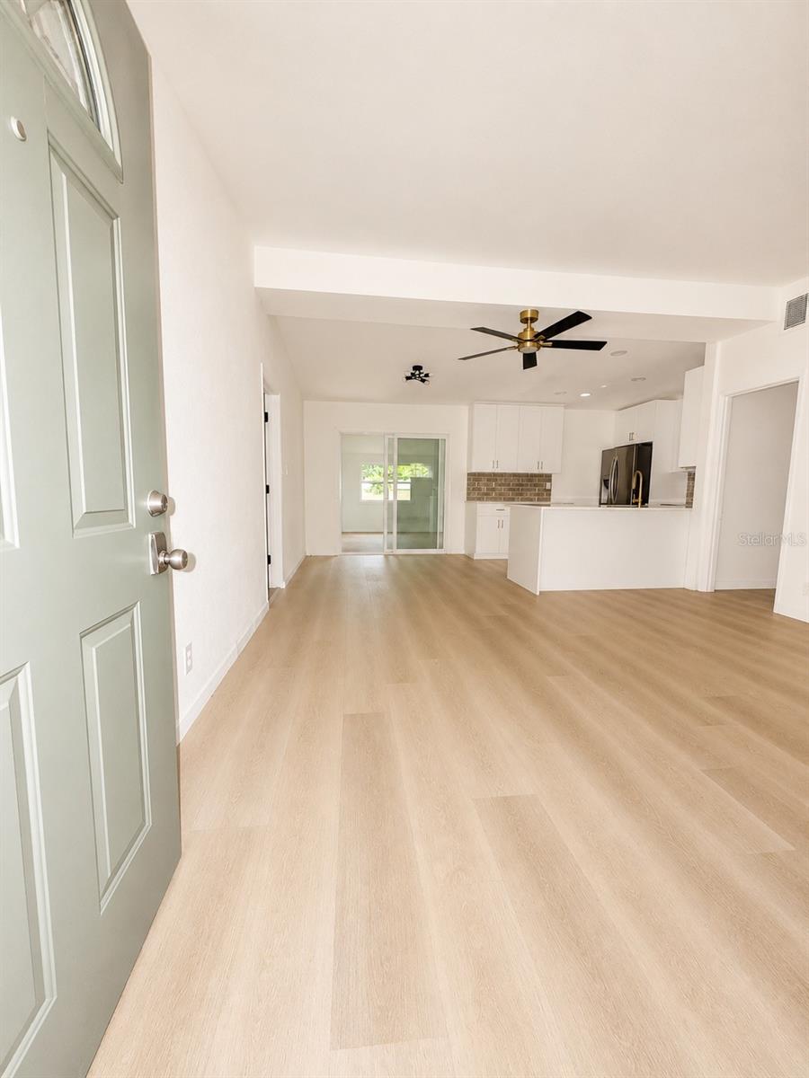 SOUTH PINECREST 1ST ADD - Residential Lease