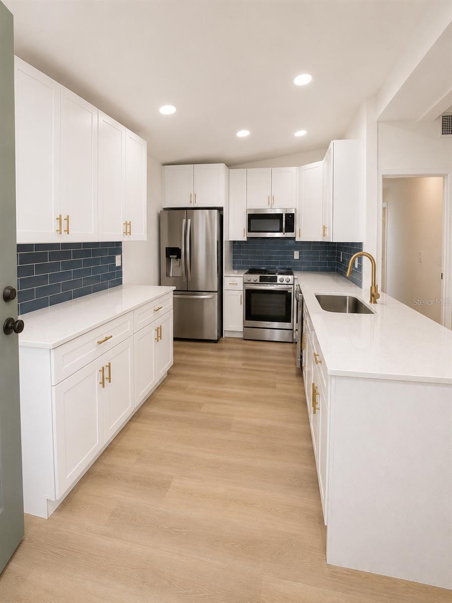 SOUTH PINECREST 1ST ADD - Residential Lease
