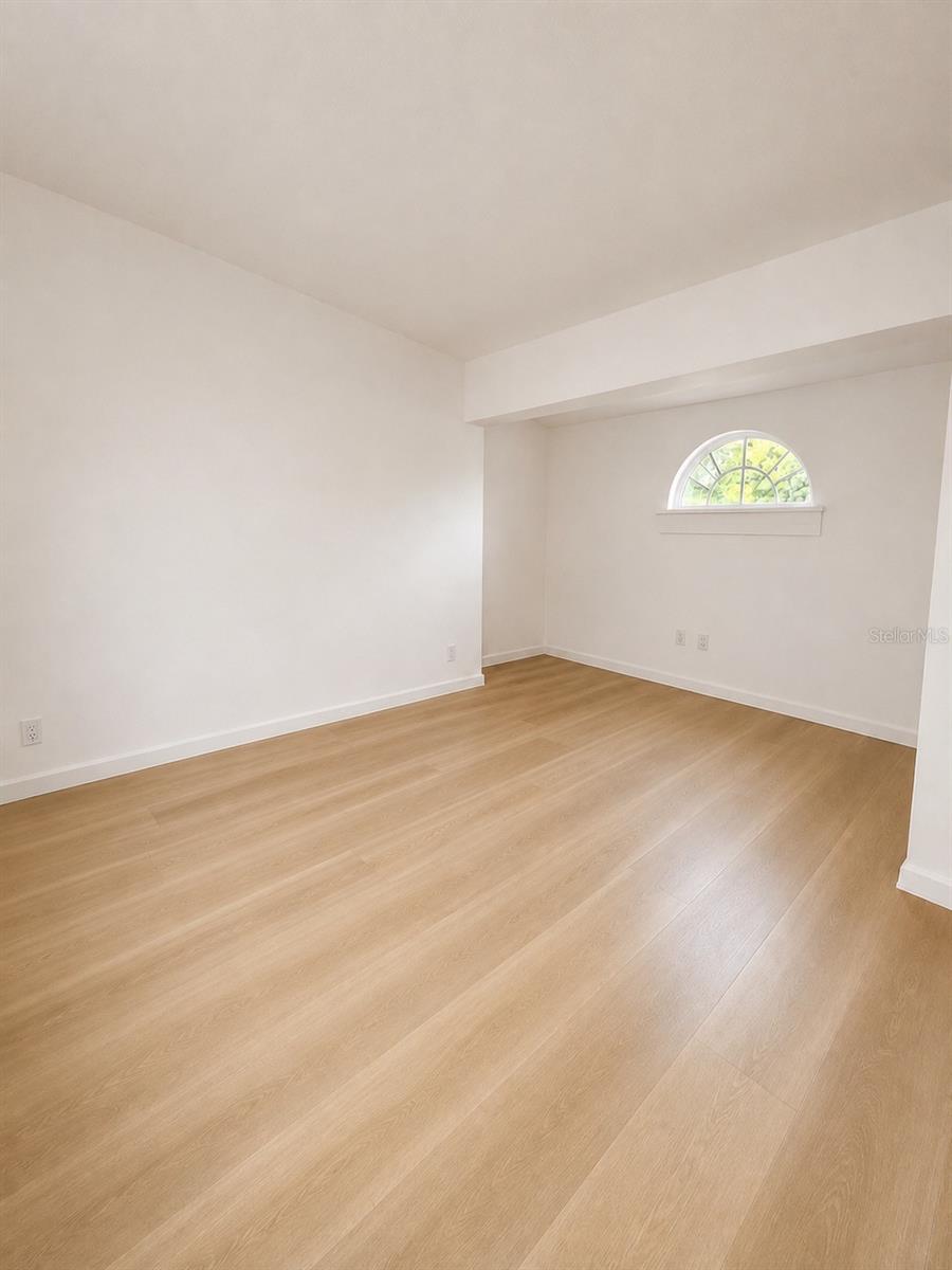 SOUTH PINECREST 1ST ADD - Residential Lease