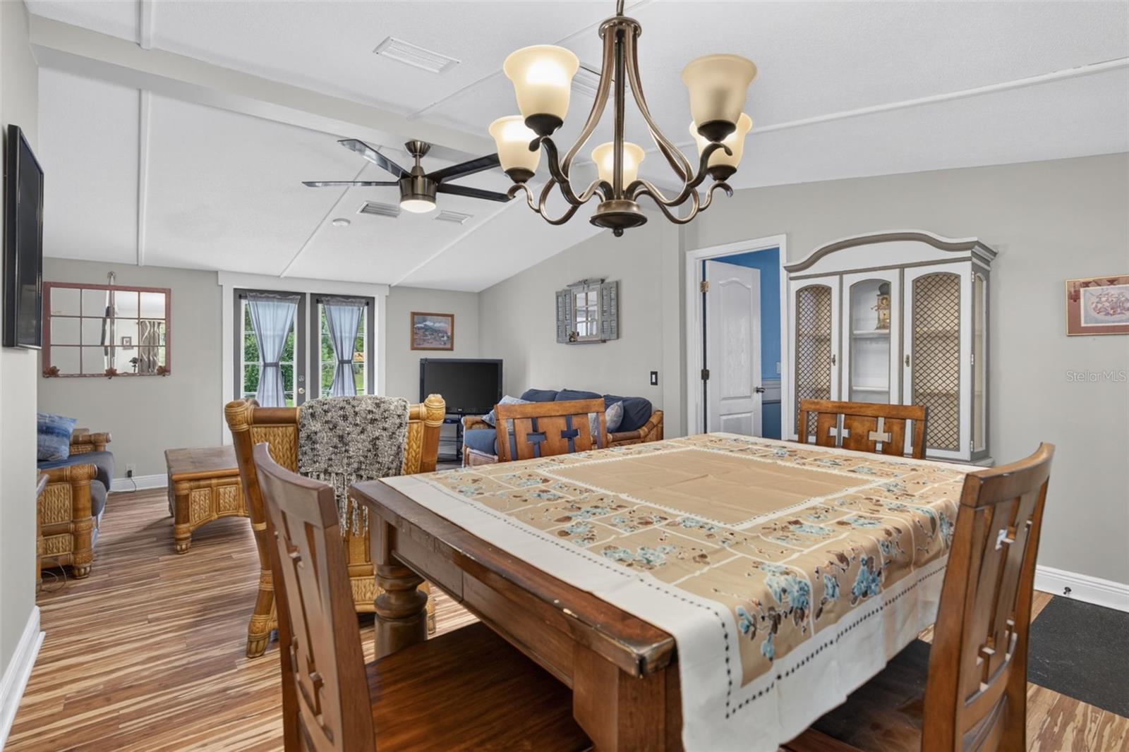 LEISURE HILLS - Residential