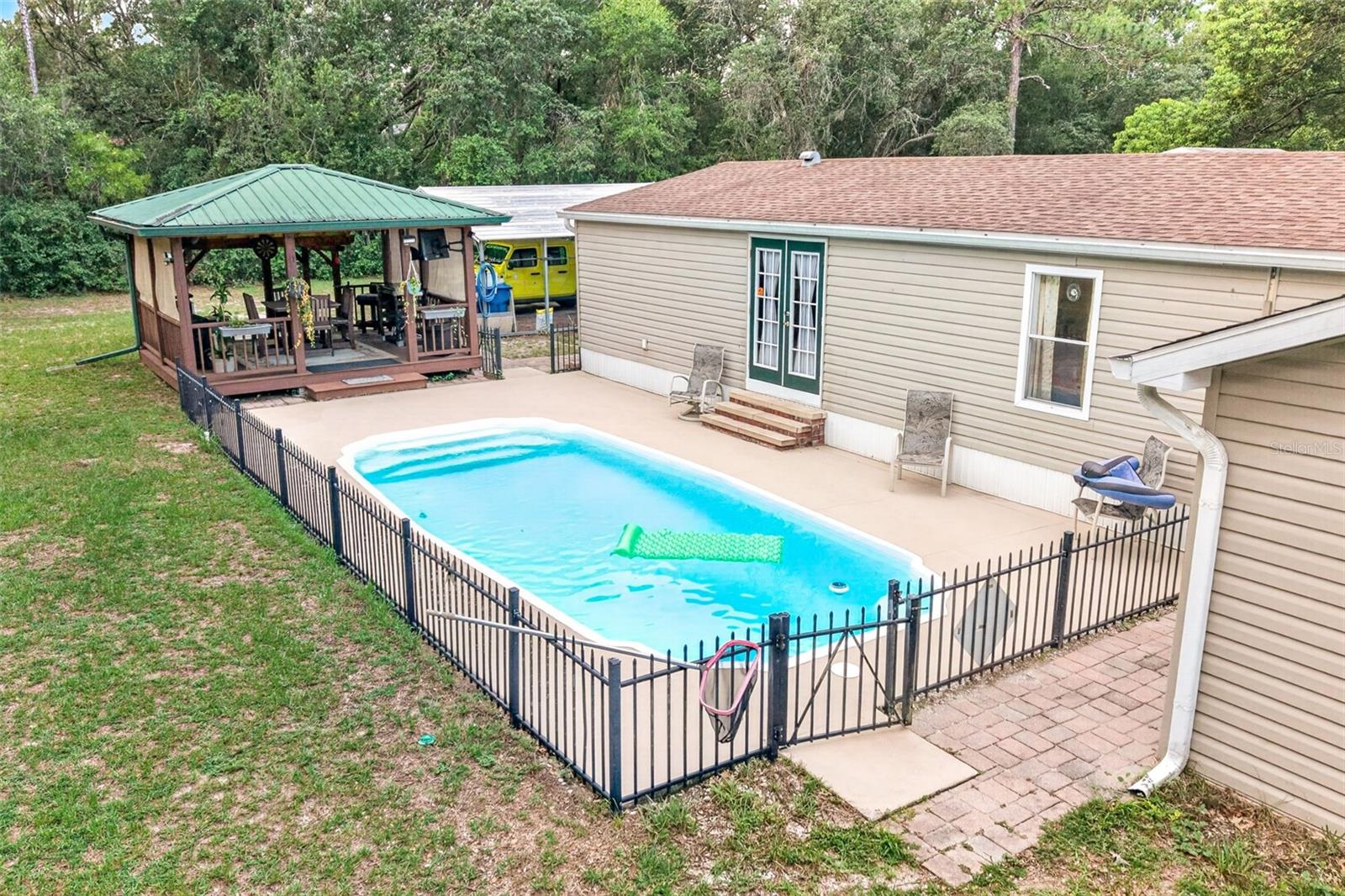 LEISURE HILLS - Residential