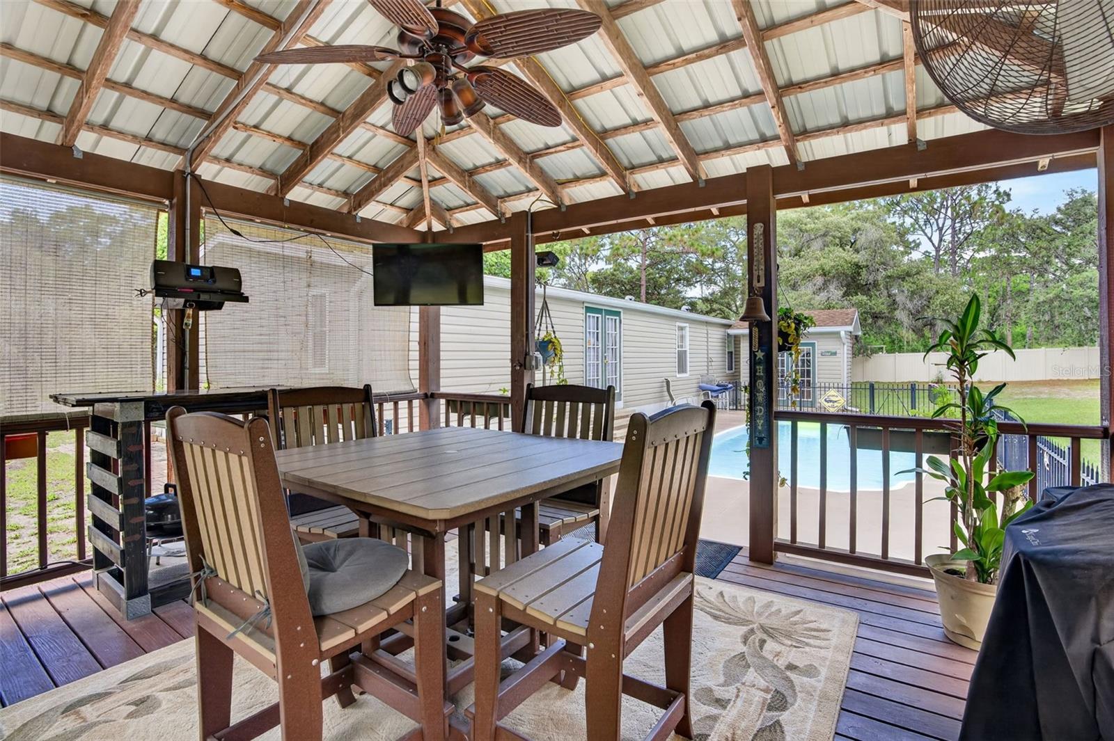 LEISURE HILLS - Residential