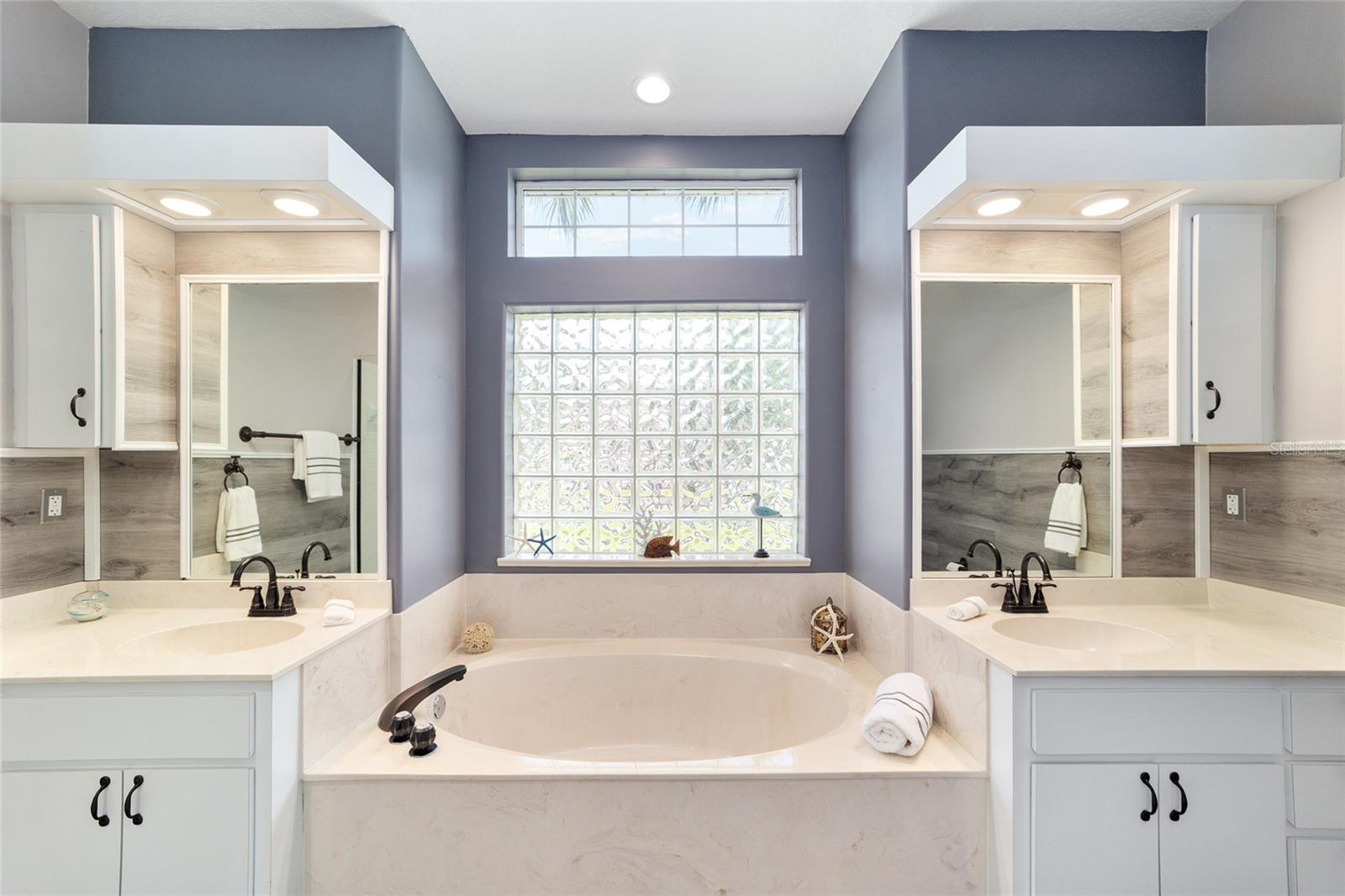 OAK RUN FAIRWAY OAKS - Residential