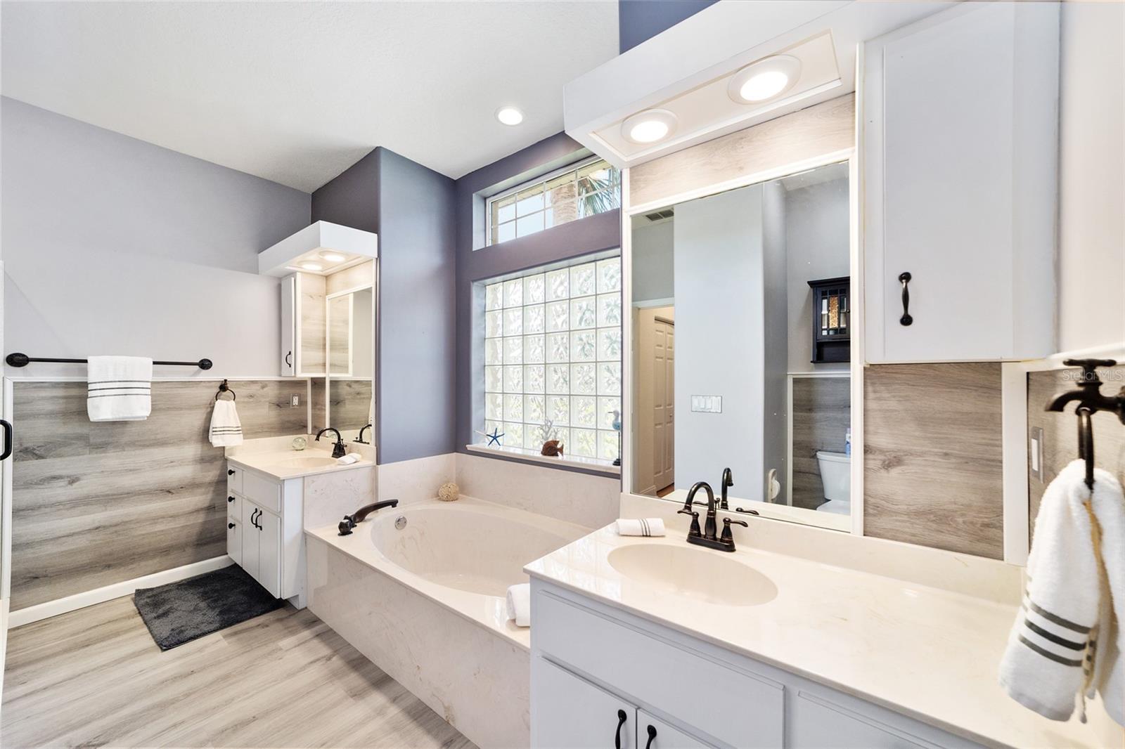OAK RUN FAIRWAY OAKS - Residential
