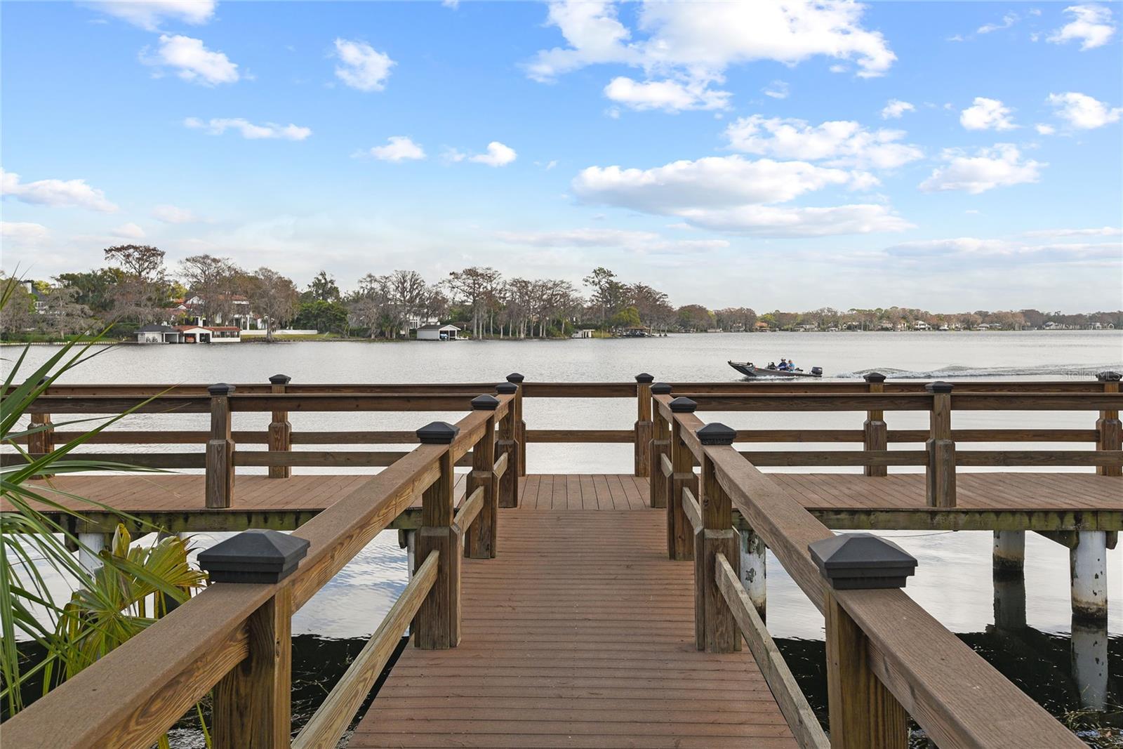 LAKE MAITLAND TERRACE APTS - Residential
