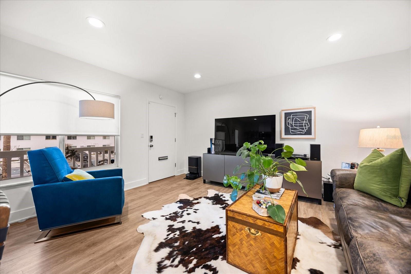 LAKE MAITLAND TERRACE APTS - Residential
