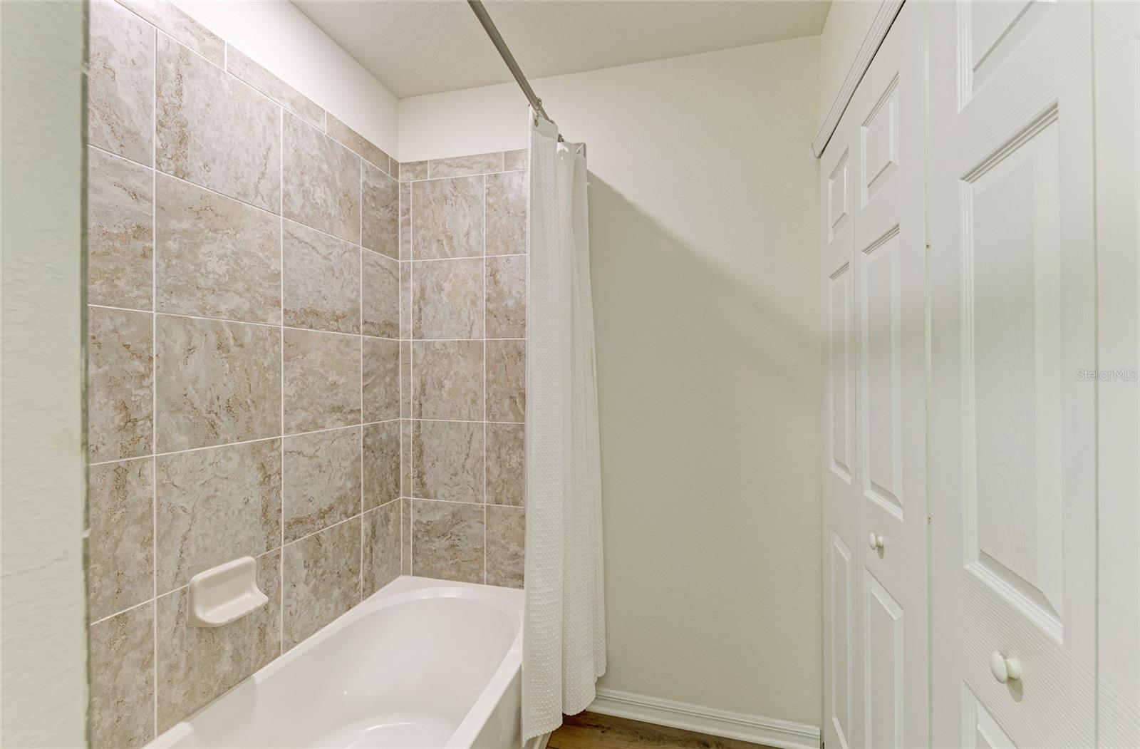 TERRACE IV AT LAKEWOOD NATIONAL PH II - Residential