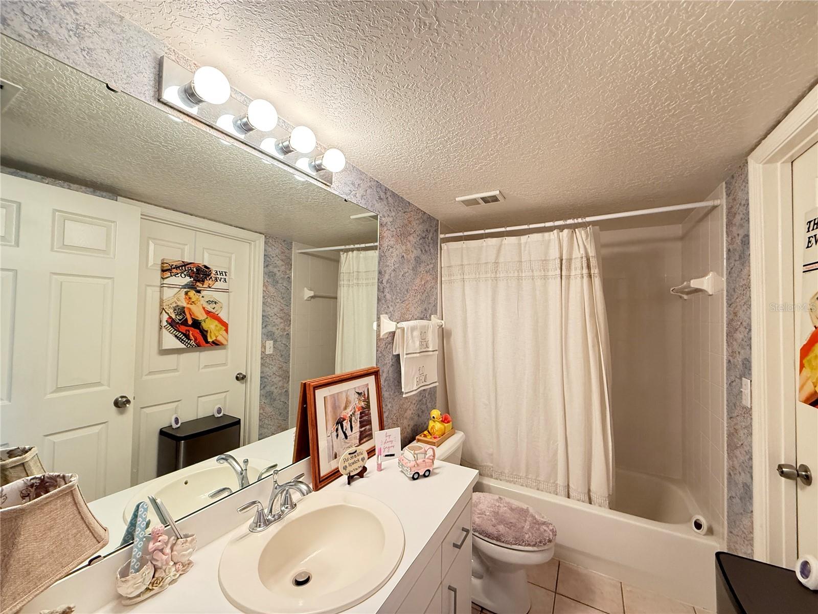 BOUCHELLE ISLAND CONDO - Residential
