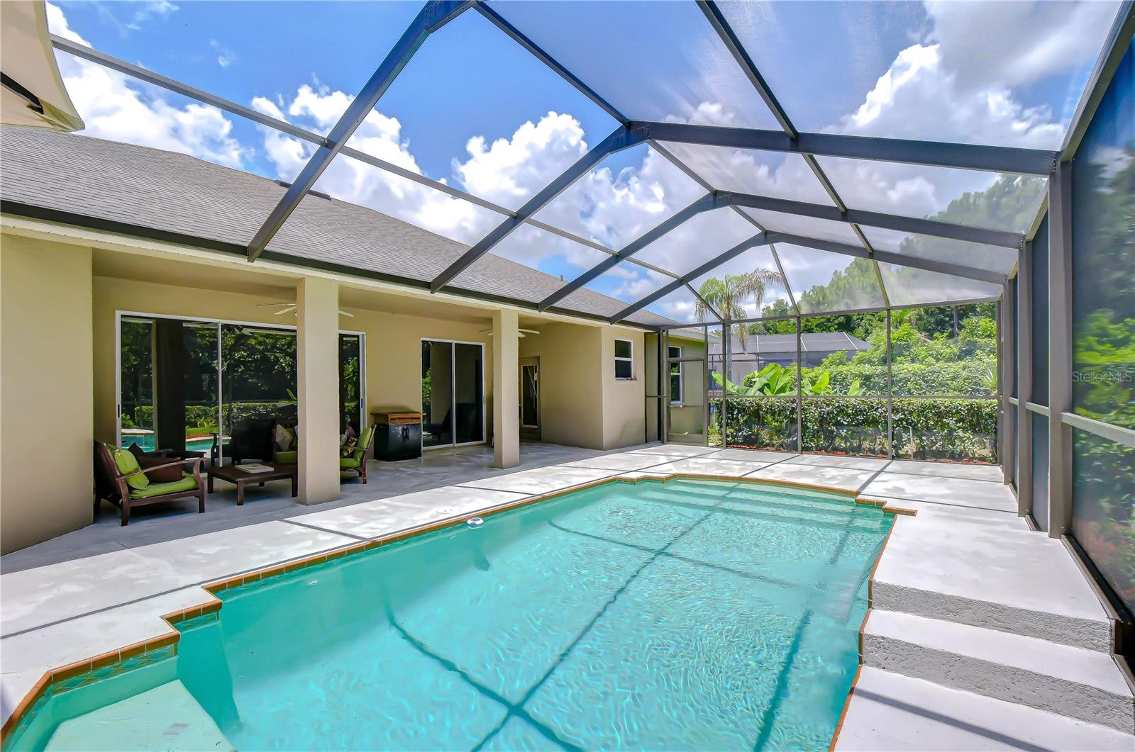 RIVER HILLS COUNTRY CLUB - Residential