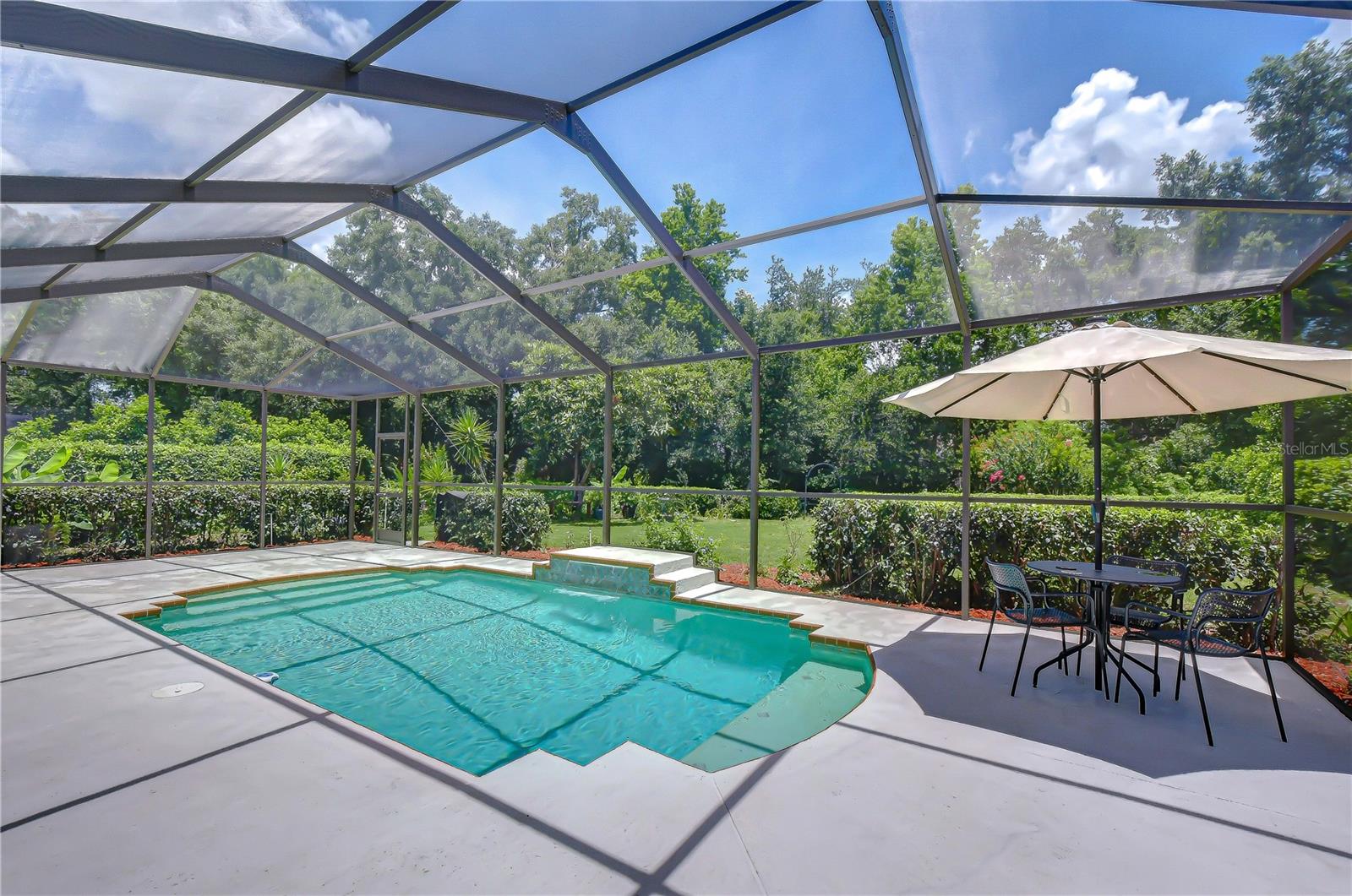 RIVER HILLS COUNTRY CLUB - Residential