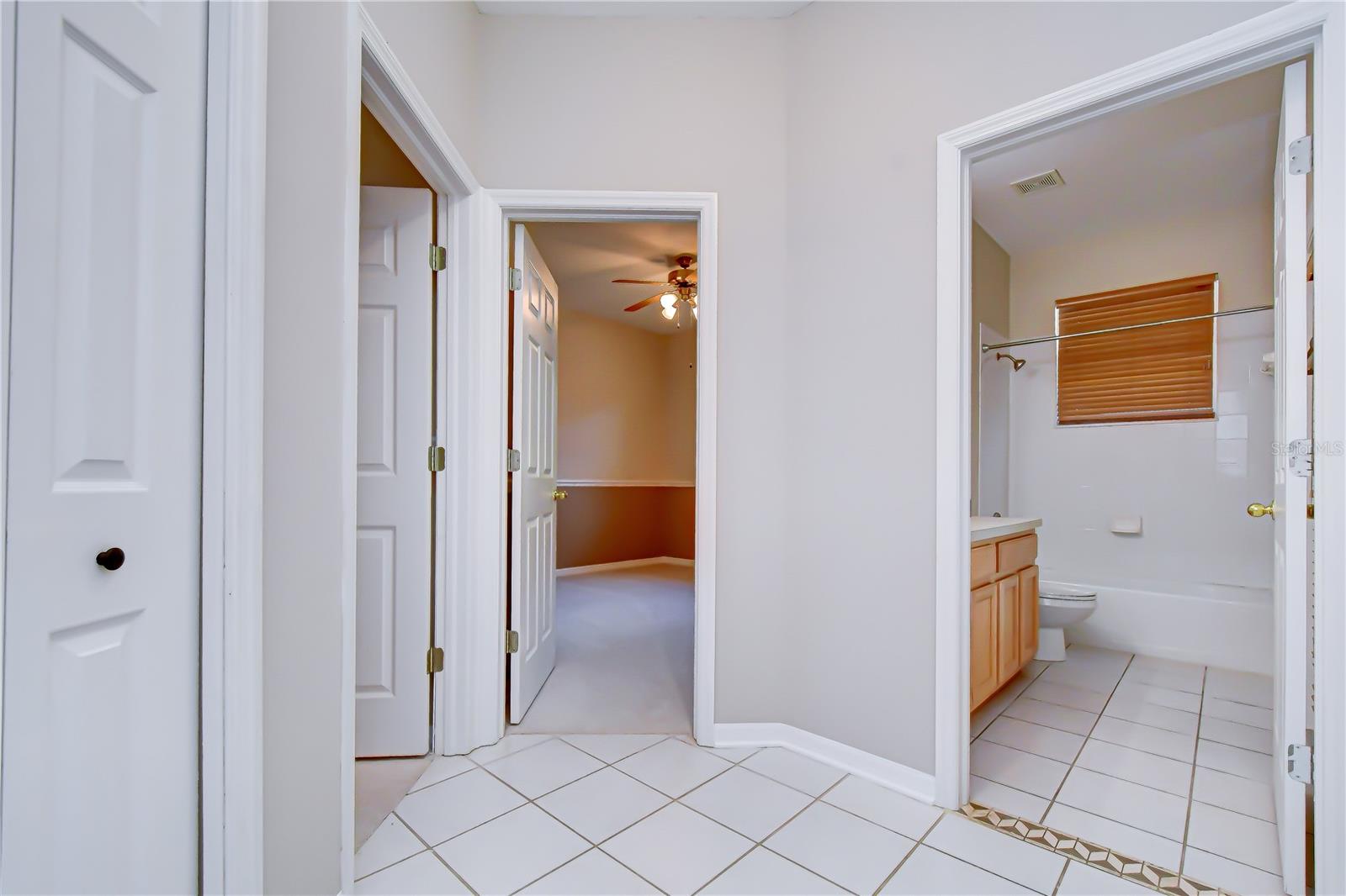 RIVER HILLS COUNTRY CLUB - Residential