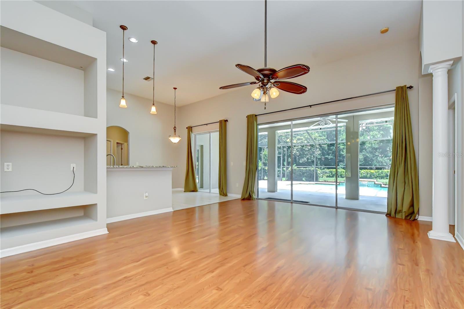 RIVER HILLS COUNTRY CLUB - Residential