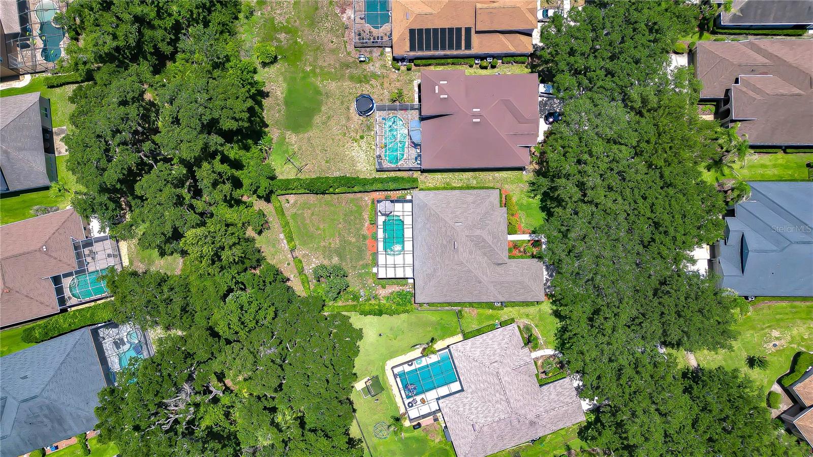 RIVER HILLS COUNTRY CLUB - Residential