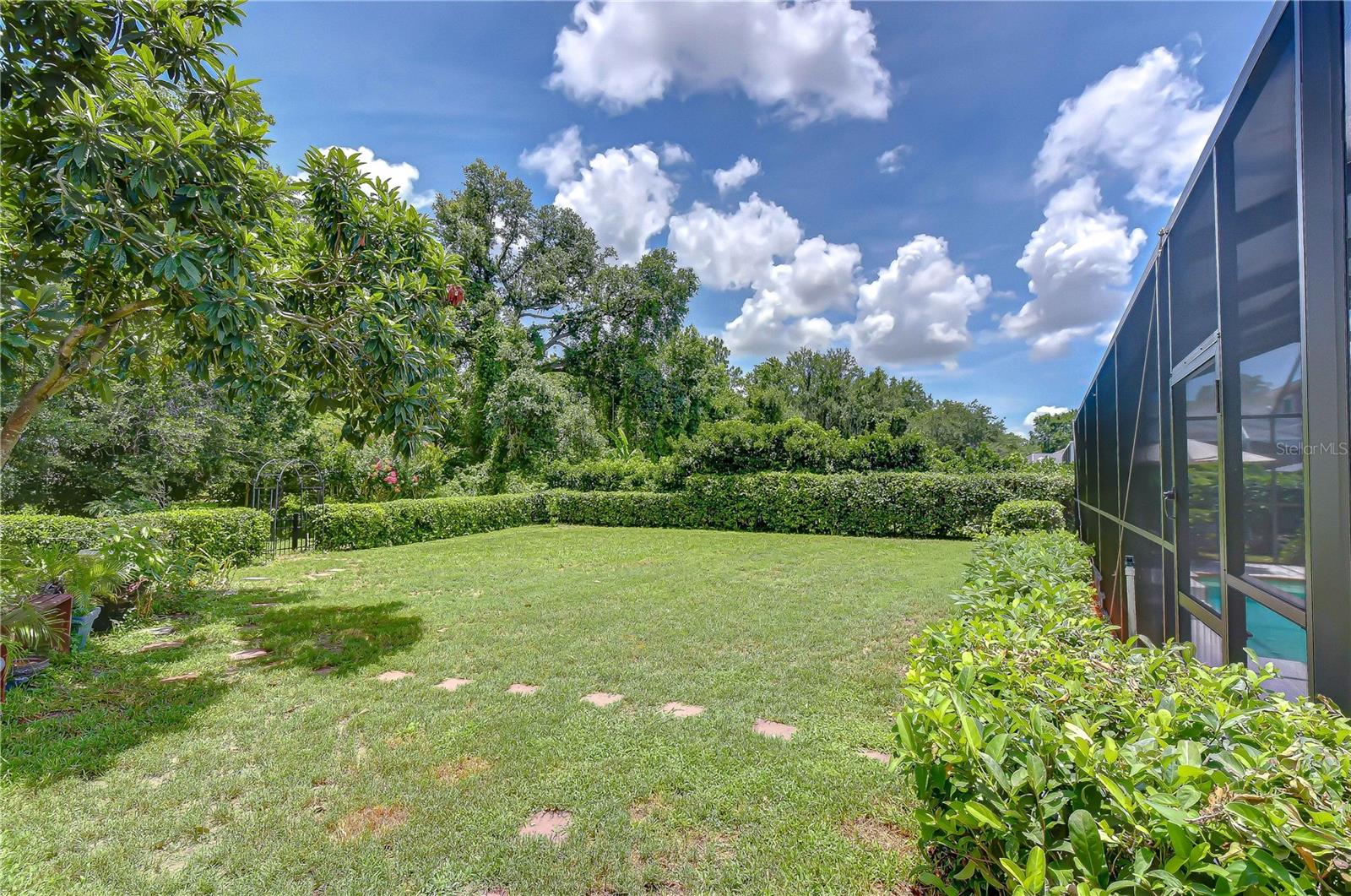 RIVER HILLS COUNTRY CLUB - Residential