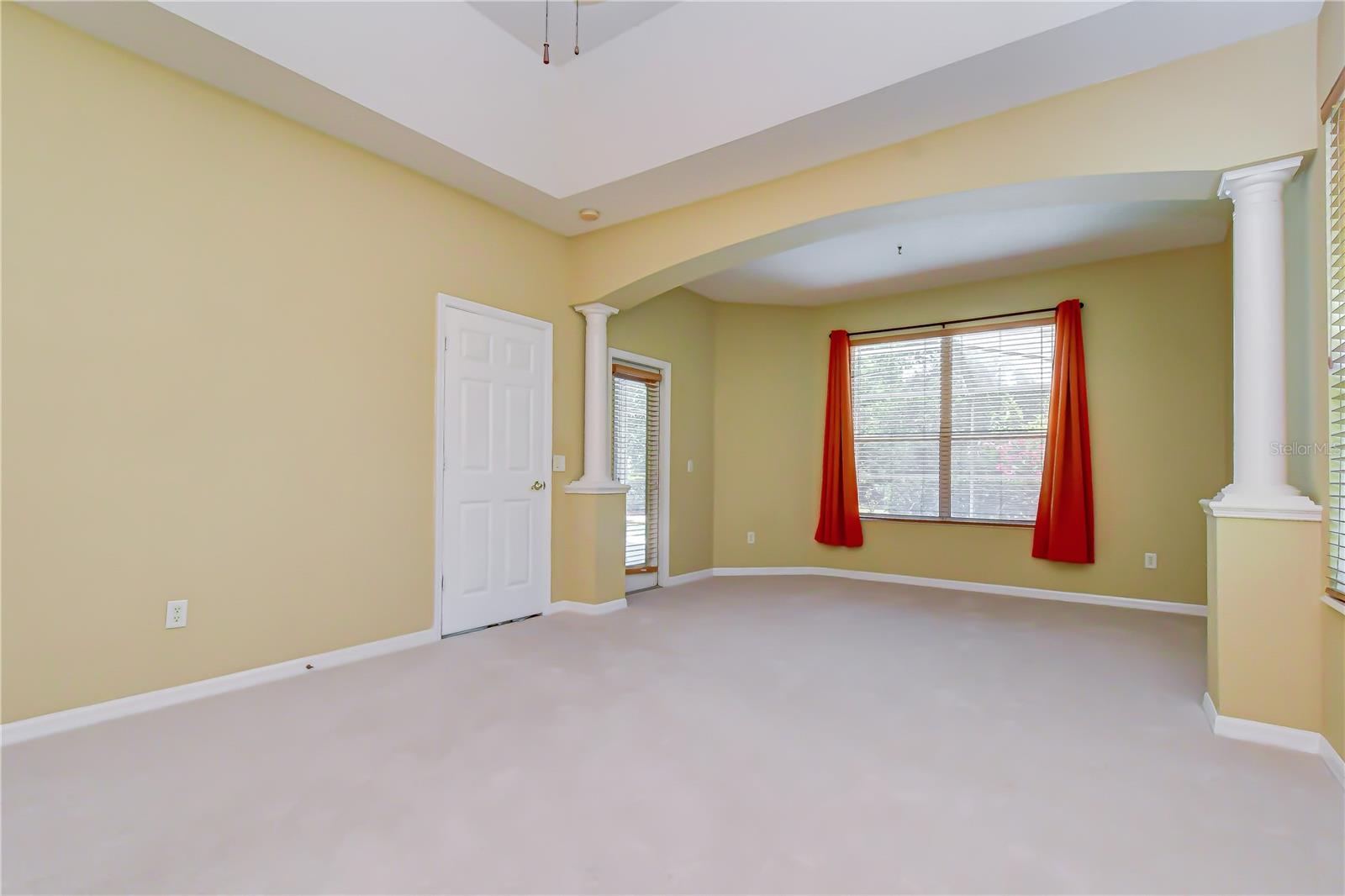 RIVER HILLS COUNTRY CLUB - Residential