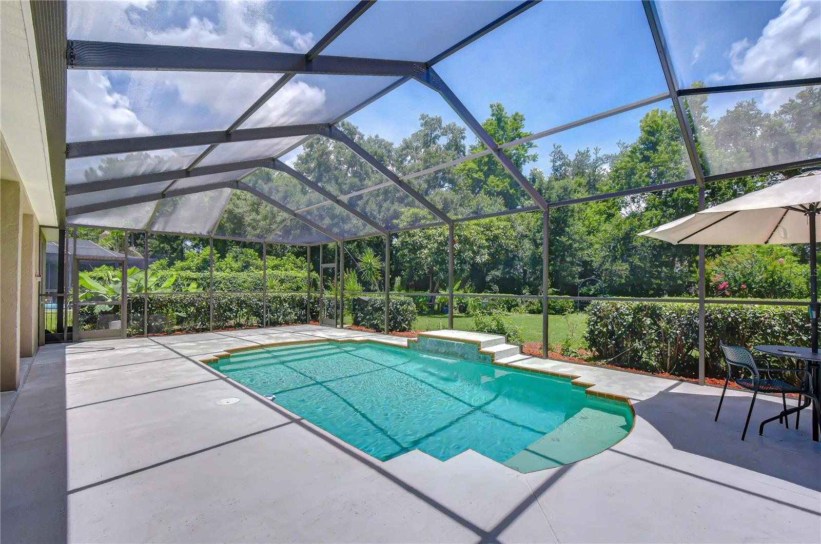 RIVER HILLS COUNTRY CLUB - Residential