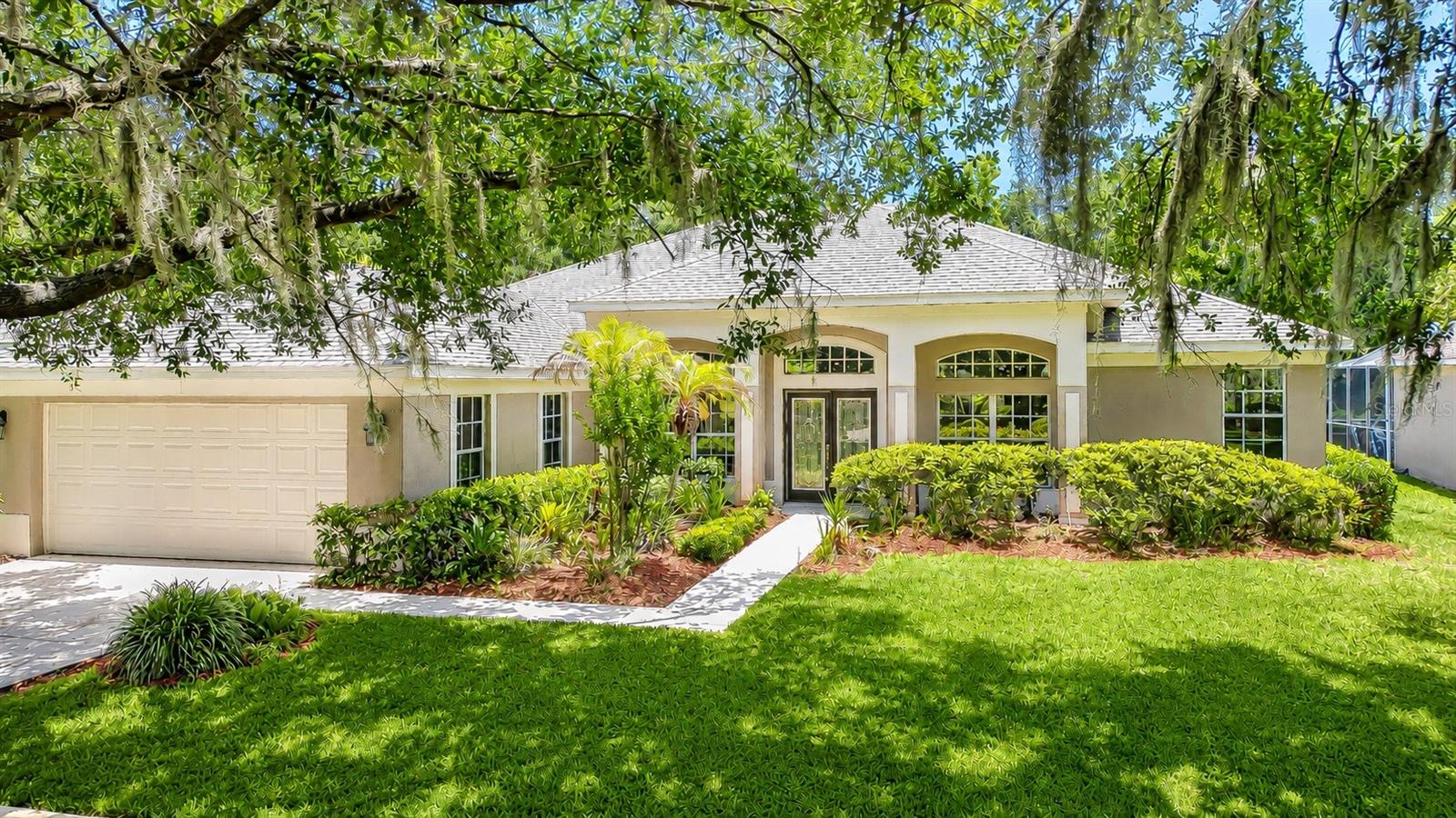 RIVER HILLS COUNTRY CLUB - Residential