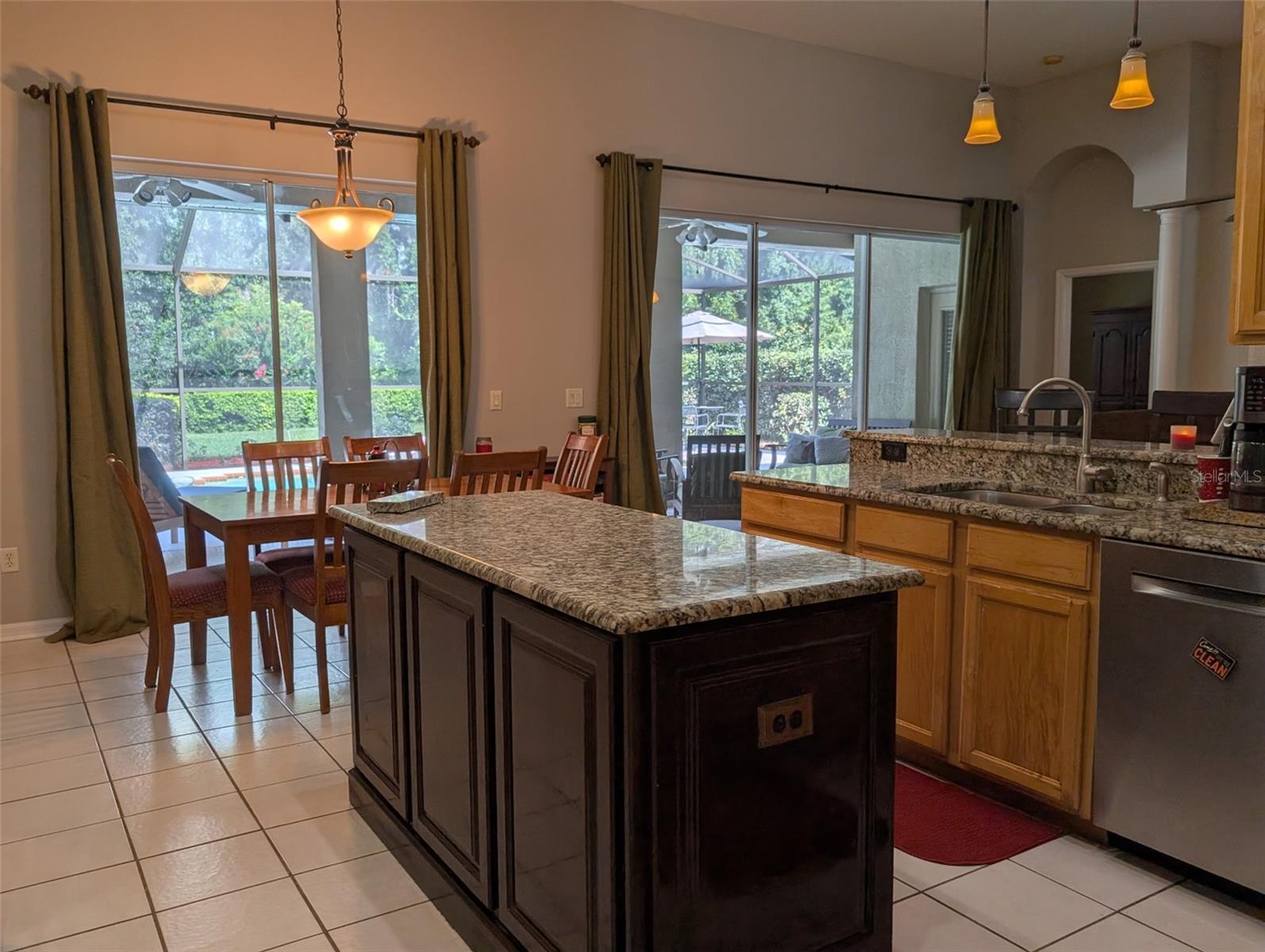 RIVER HILLS COUNTRY CLUB - Residential
