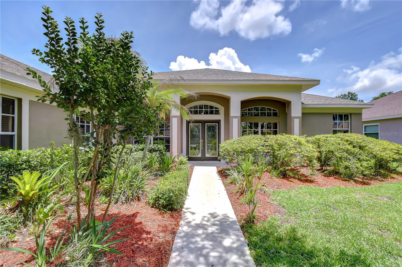 RIVER HILLS COUNTRY CLUB - Residential