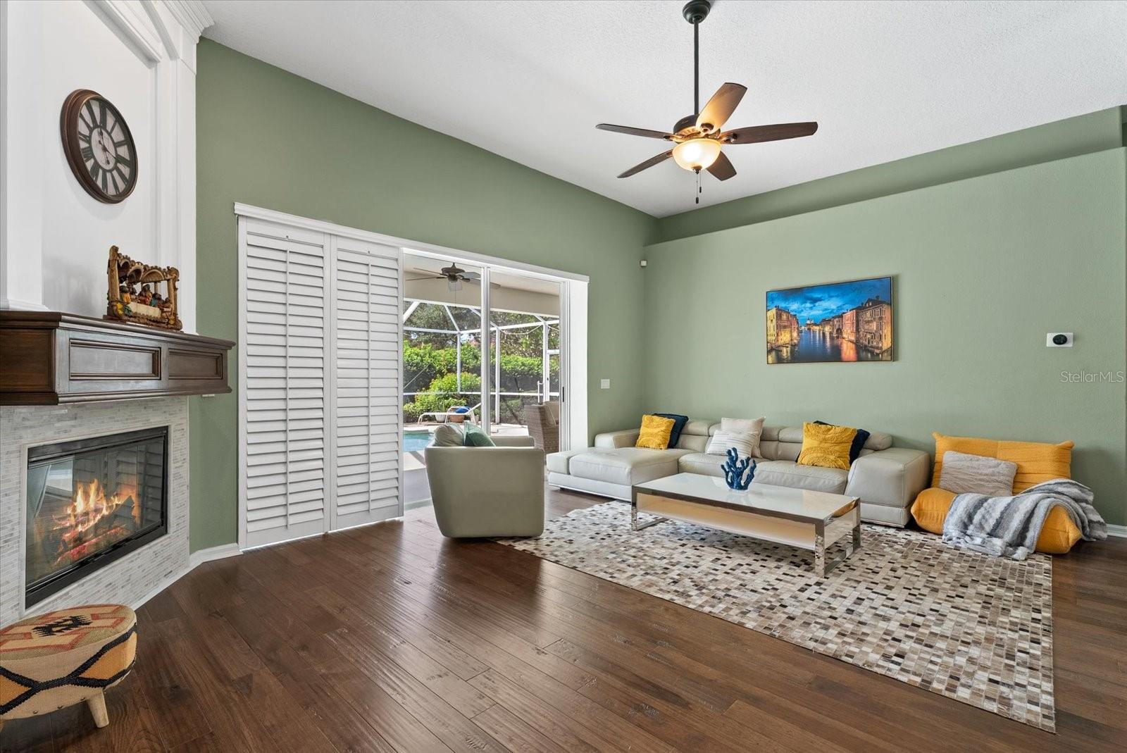 HUNTERS GREEN - OSPREY POINTE - Residential