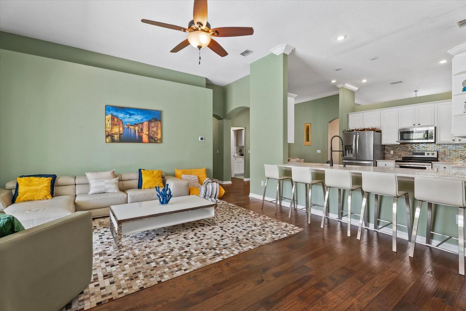 HUNTERS GREEN - OSPREY POINTE - Residential