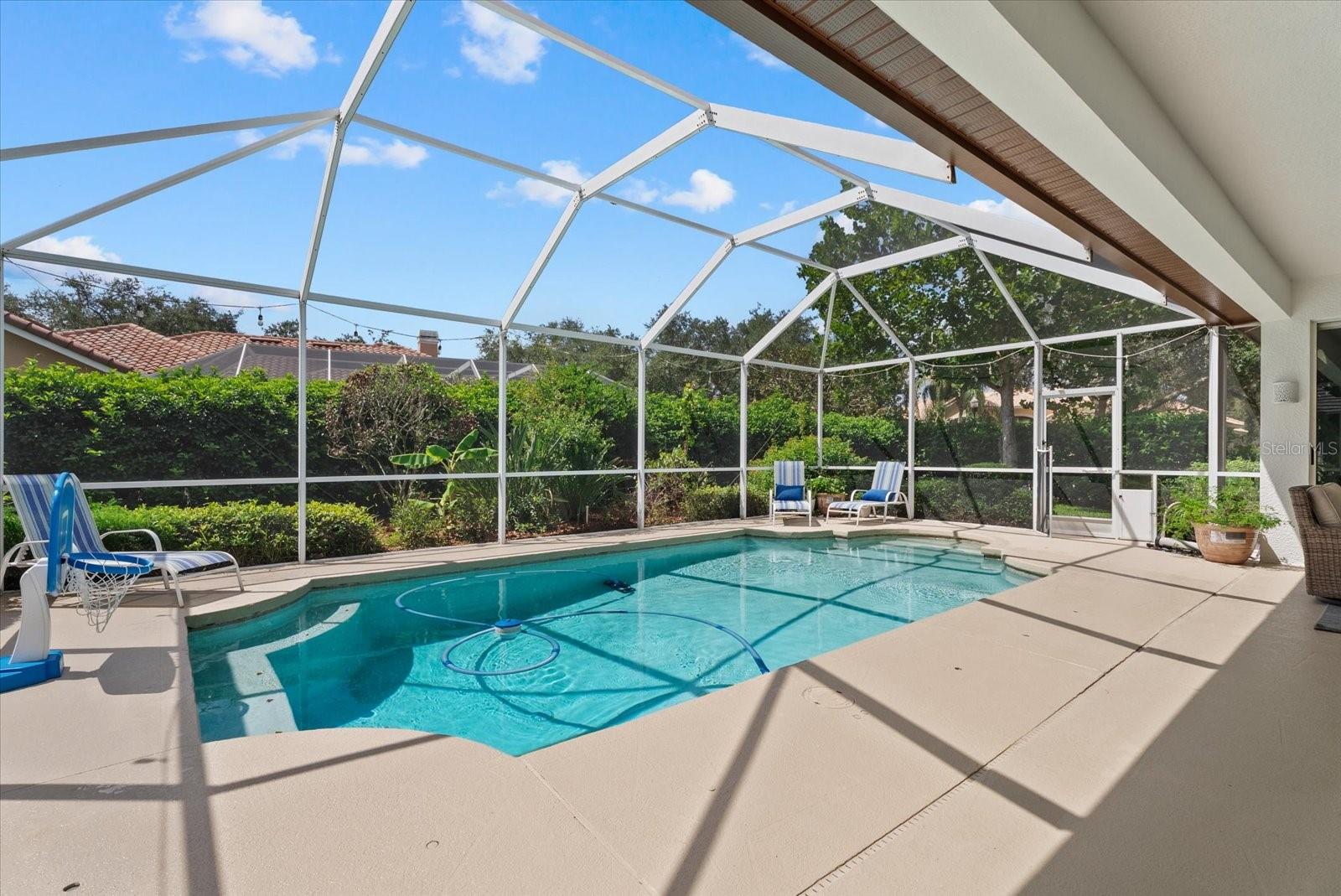HUNTERS GREEN - OSPREY POINTE - Residential