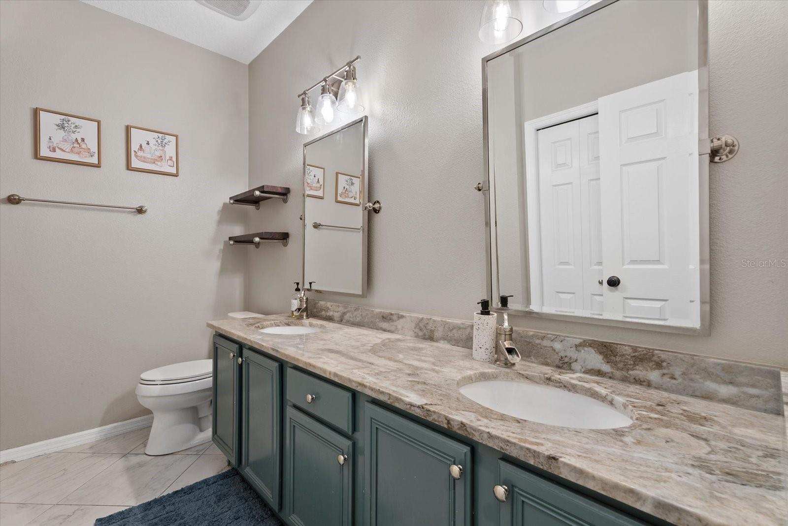 HUNTERS GREEN - OSPREY POINTE - Residential