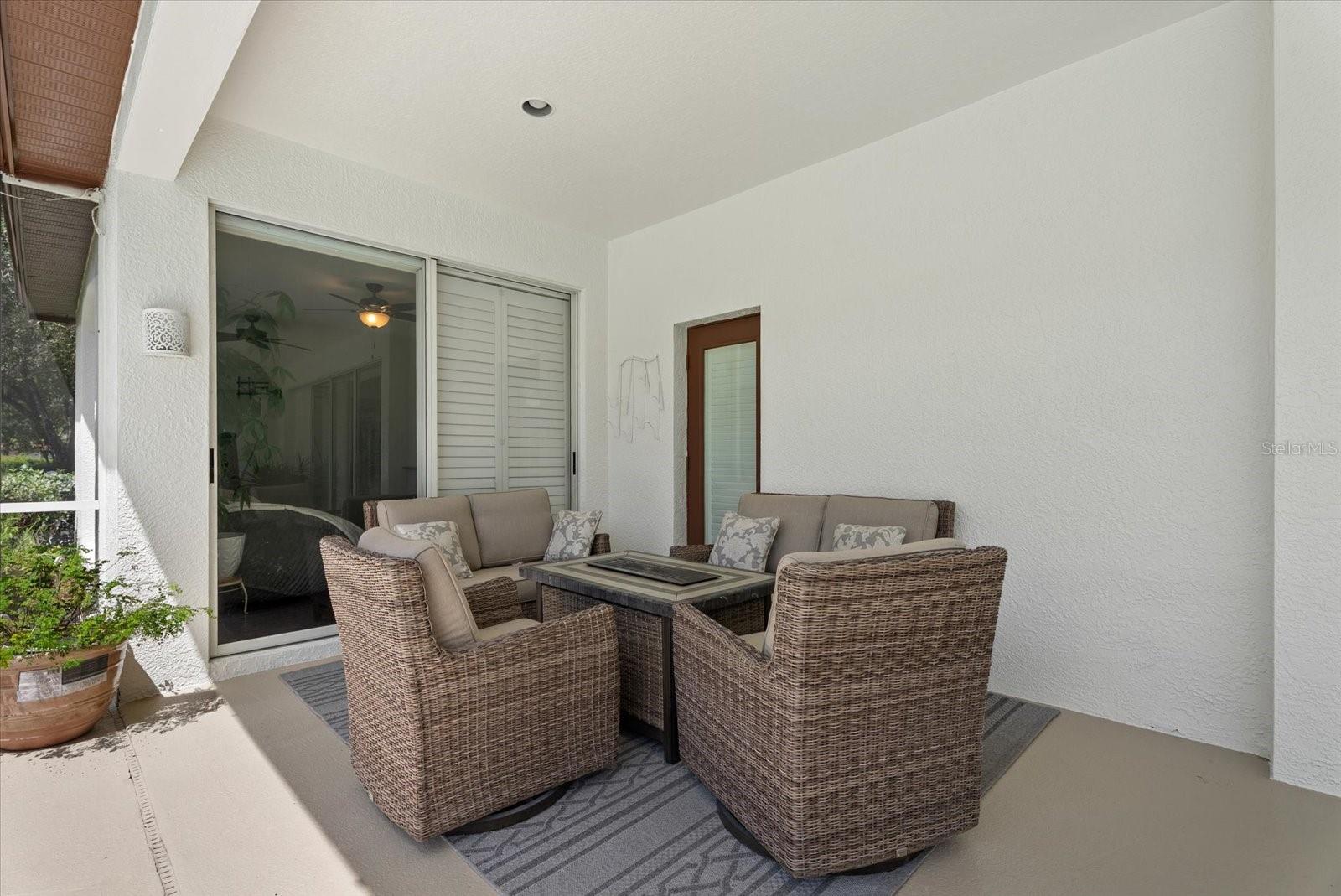 HUNTERS GREEN - OSPREY POINTE - Residential