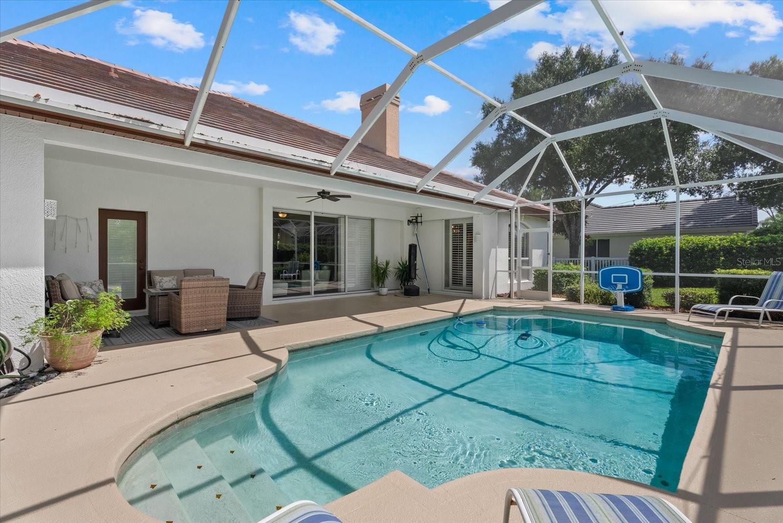 HUNTERS GREEN - OSPREY POINTE - Residential