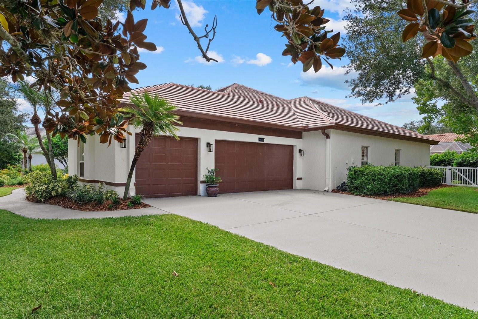 HUNTERS GREEN - OSPREY POINTE - Residential
