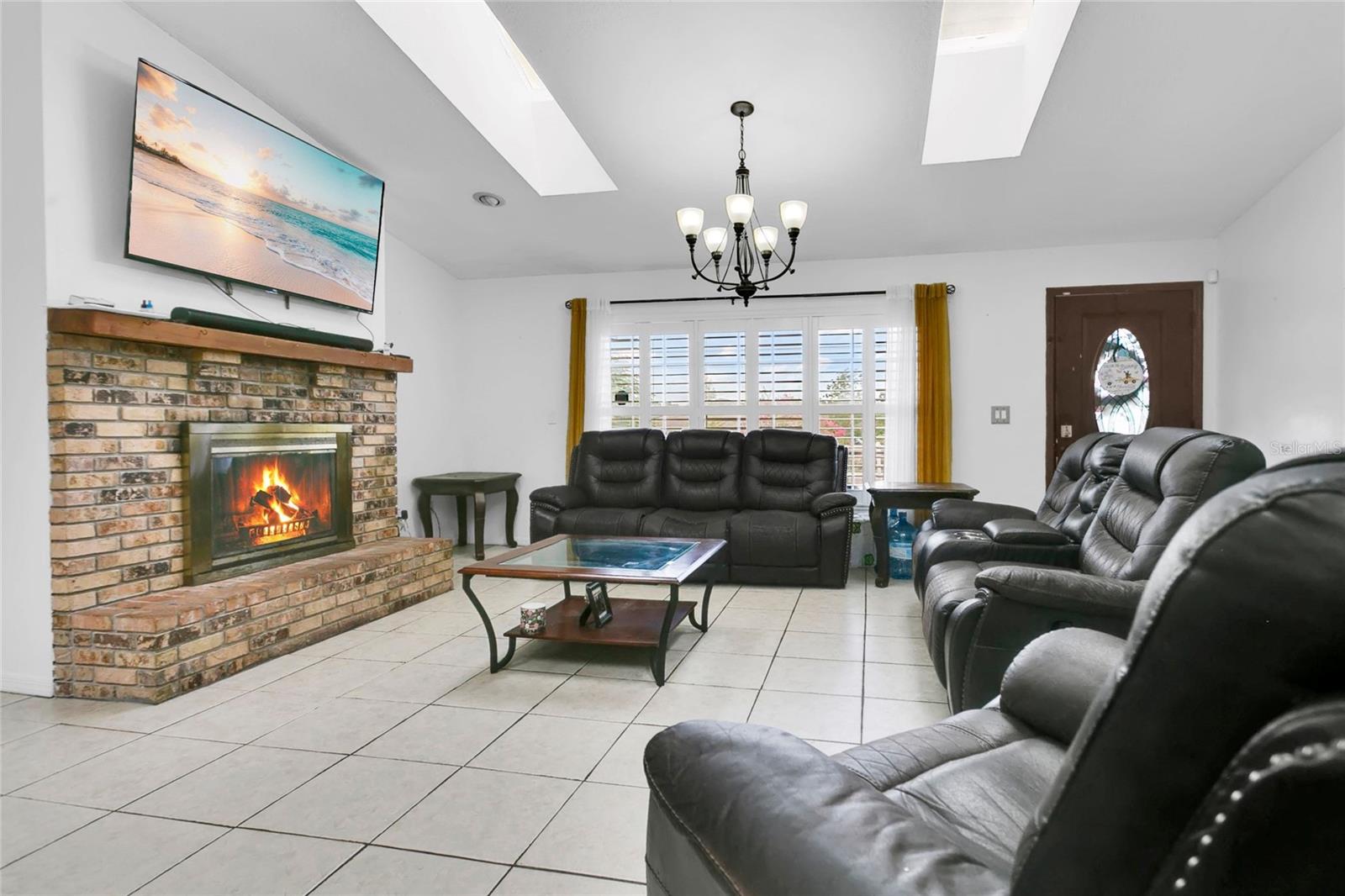 BREEZY HEIGHTS - Residential